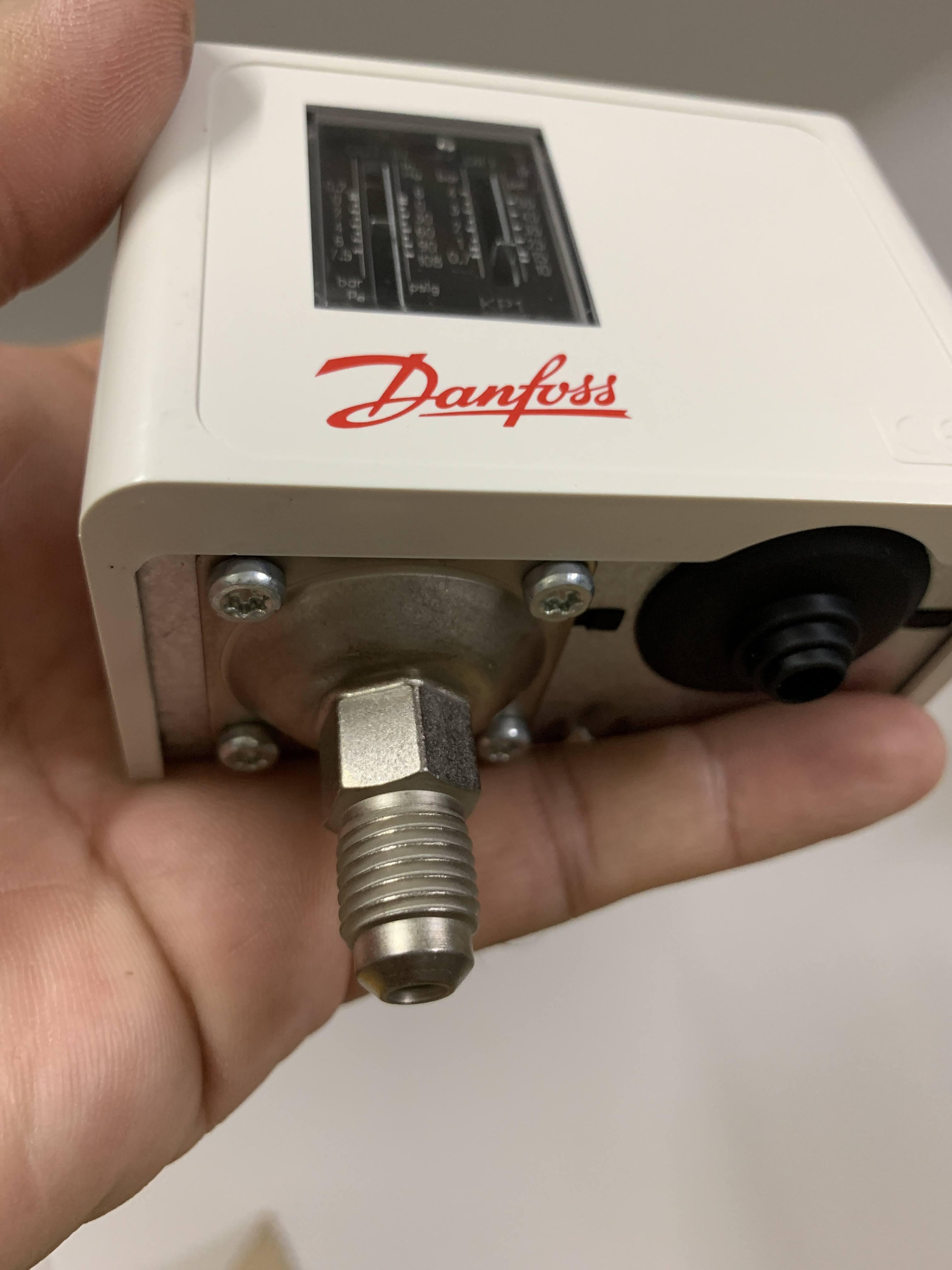 Pressure Switch Danfoss KP1 (-0.2 / +7.5 bar) ของแท้