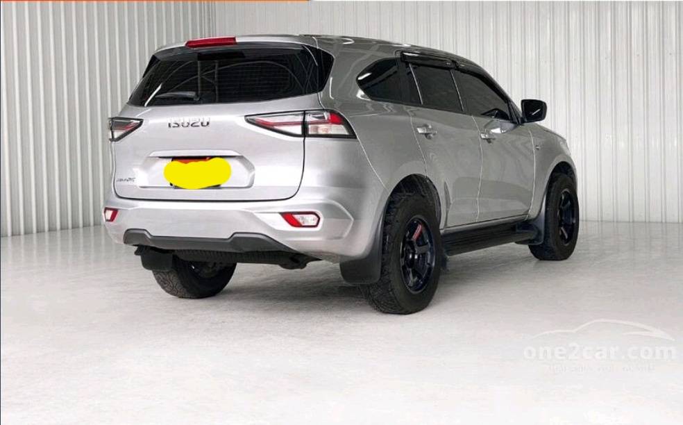 กันชนหน้า กันชนหลัง ISUZU MU-X MUX อีซูซุ มิวเอ็กซ์ ปี 2021 ขายตามสภาพครับ