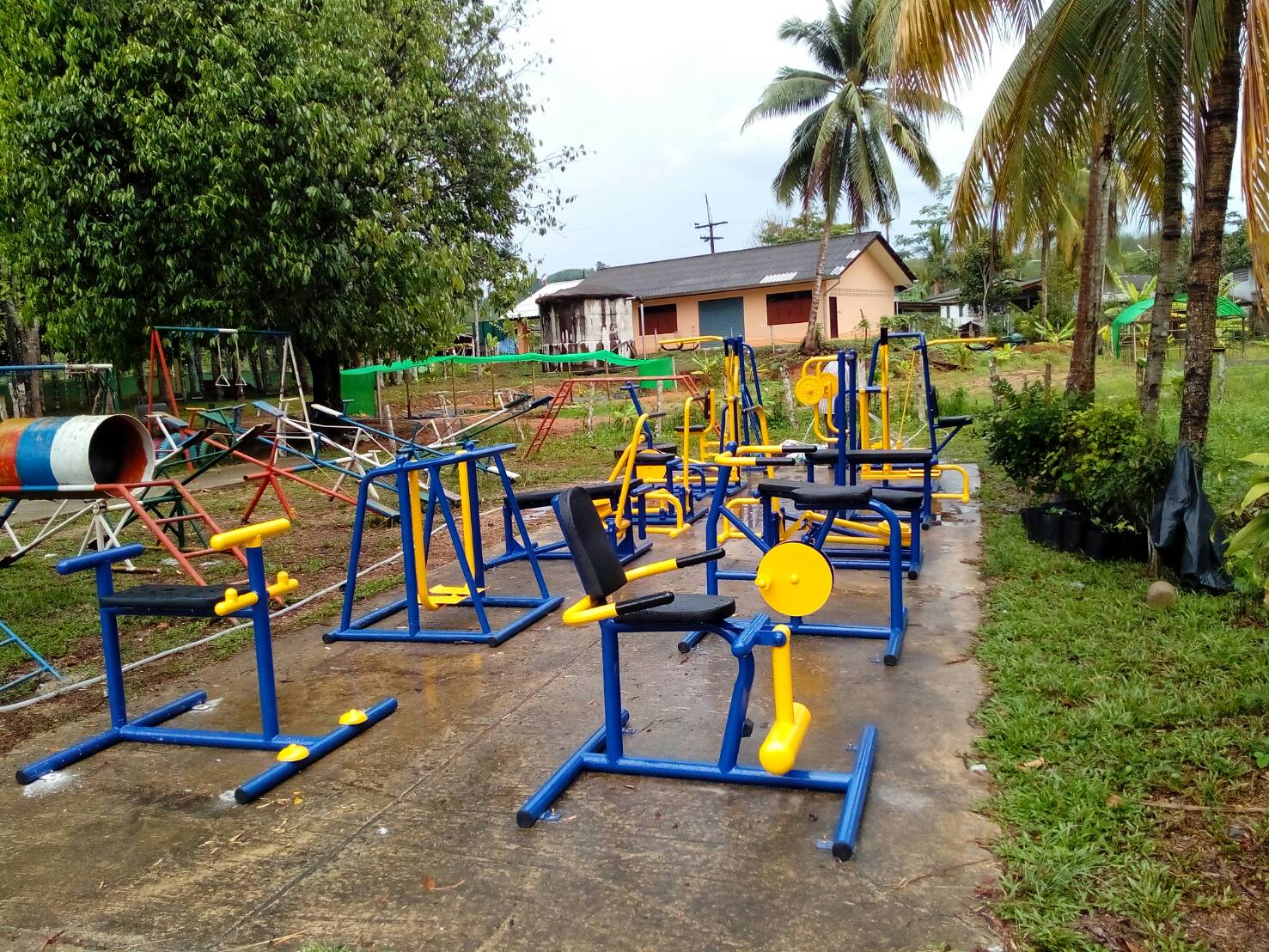 รหัส SM ผลงานติดตั้ง (ม.1 ต.เขาปูน อ.ห้วยยอด จ.ตรัง) เครื่องออกกำลังกายกลางแจ้ง