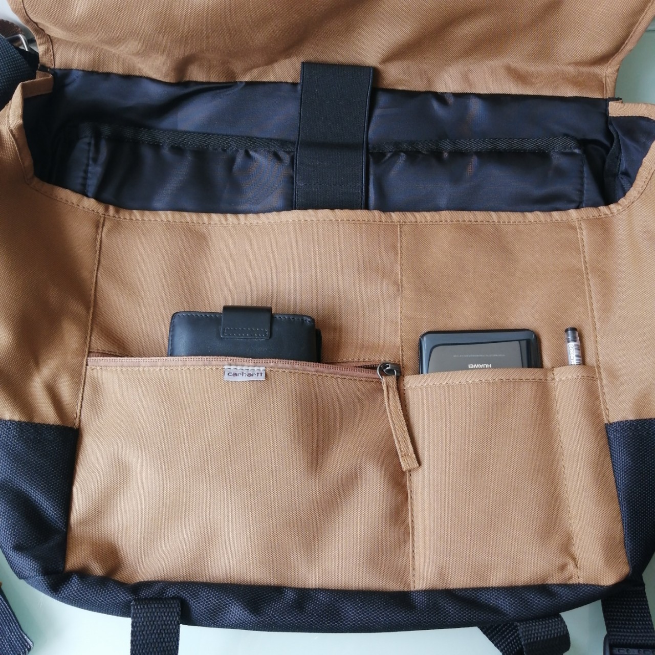 กระเป๋าสะพายข้าง Carhartt D89 Messenger Bag รุ่นพิเศษจากญี่ปุ่น ของใหม่ ของแท้ พร้อมส่ง