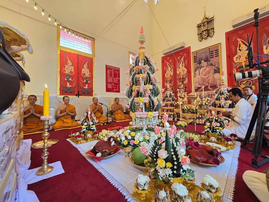 สมเด็จองค์ปฐมปางพระนิพพาน วัดท่าซุง ปี 67 (เลี่ยมกันน้ำ)