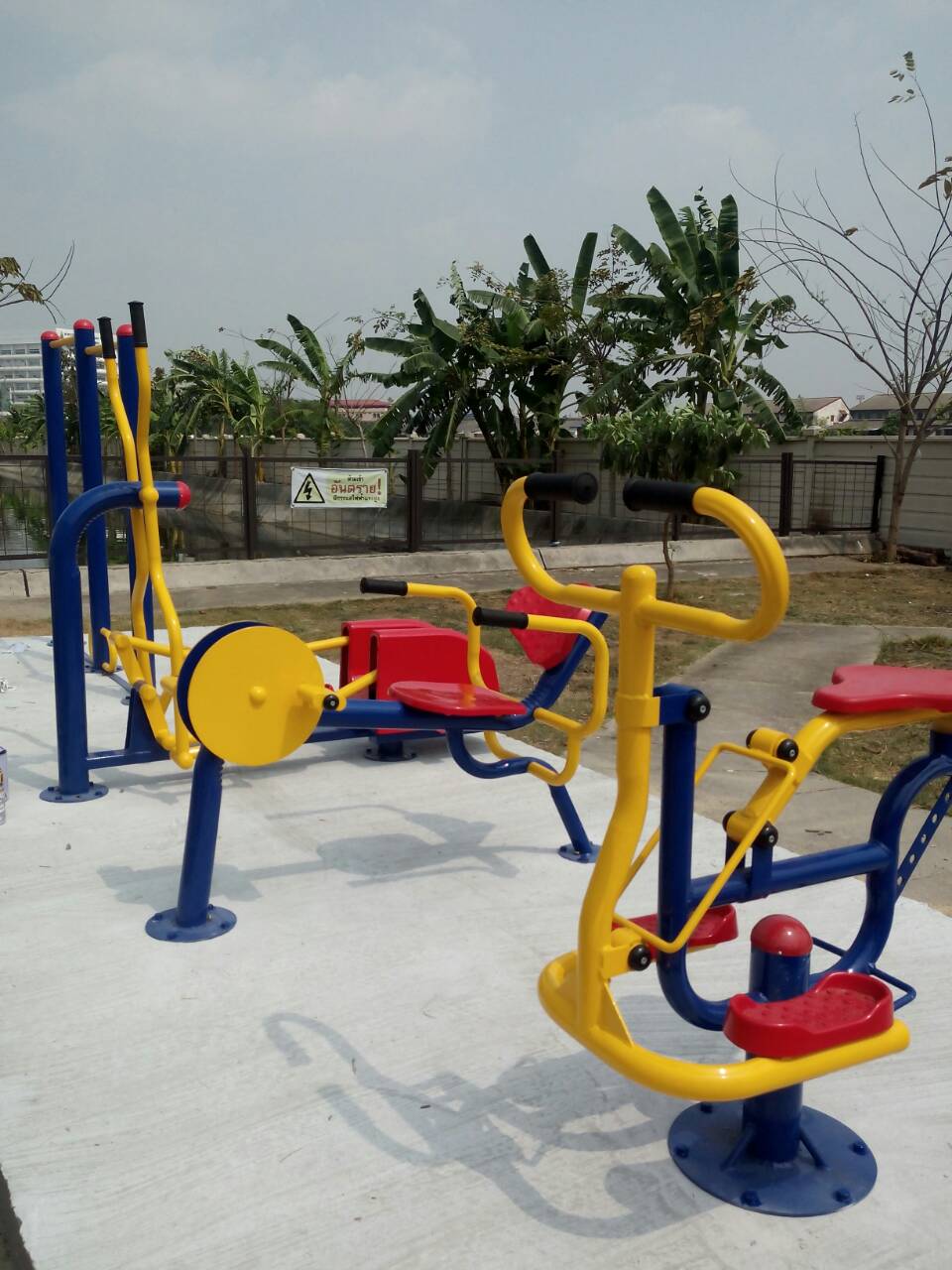 รหัส OUL ผลงานติดตั้ง (หมู่บ้านเอื้ออาทร1ปทุมธานี) เครื่องออกกำลังกายกลางแจ้ง