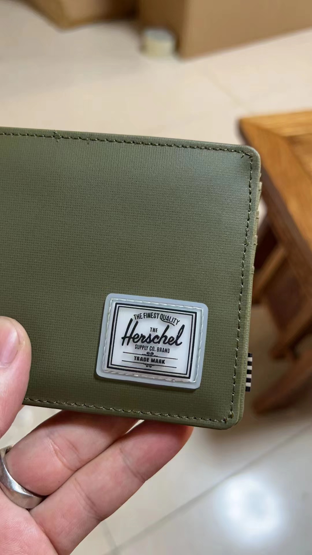 กระเป๋าสตางค์ Herschel Supply Roy Wallet Weather Resistant - Ivy Green ของใหม่ ของแท้ พร้อมส่ง