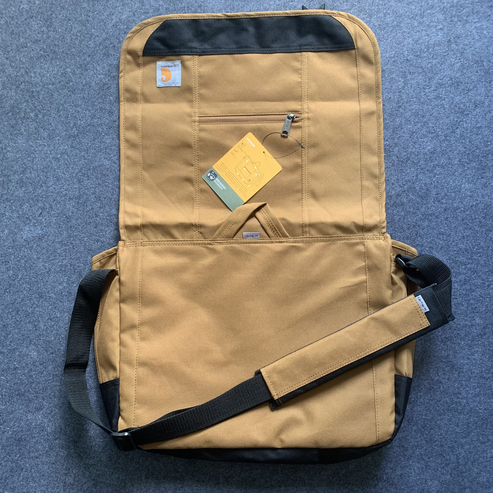 กระเป๋าสะพายข้าง Carhartt D89 Messenger Bag รุ่นพิเศษจากญี่ปุ่น ของใหม่ ของแท้ พร้อมส่ง