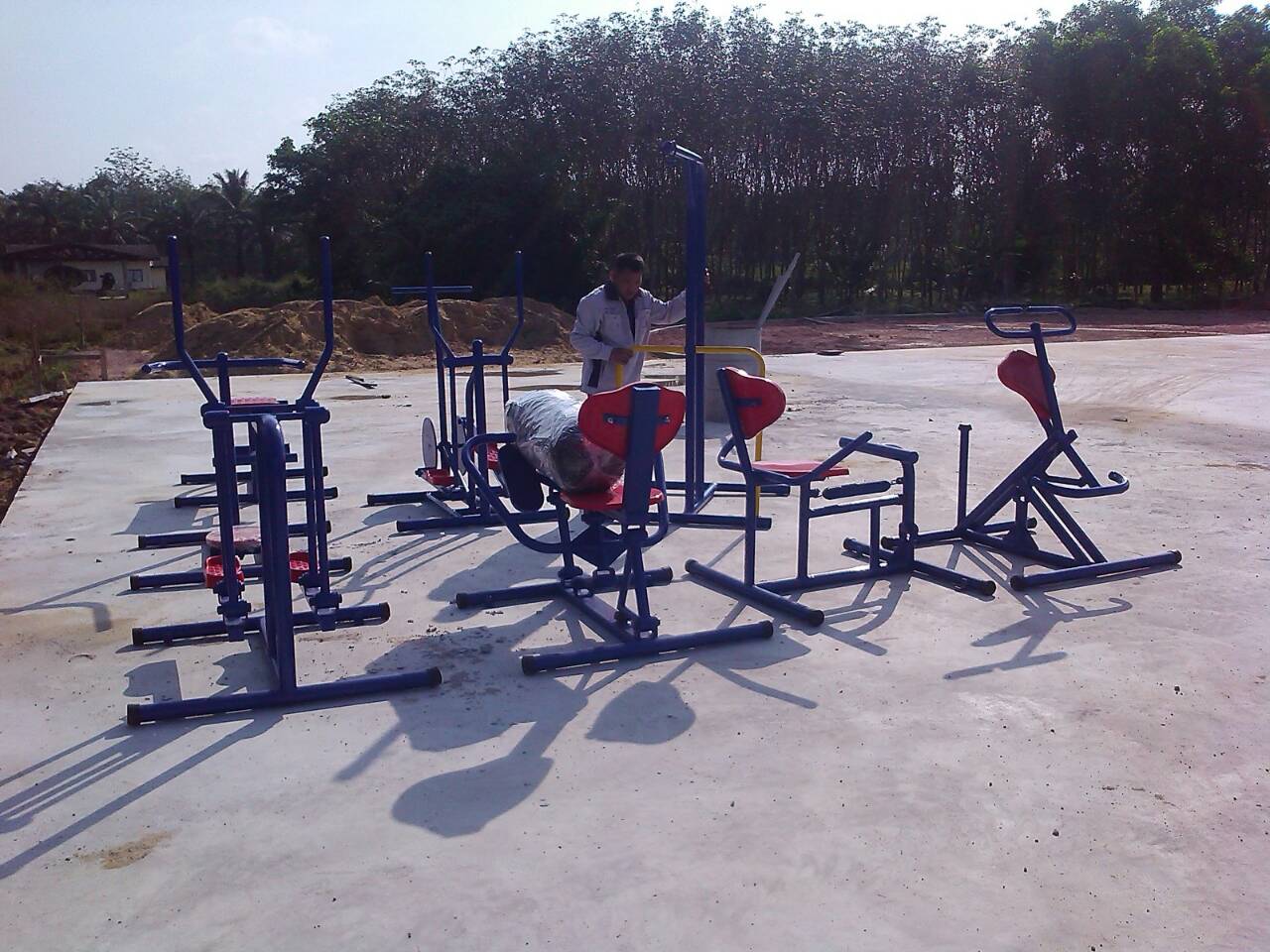 รหัส SM ผลงานติดตั้ง (ลานกีฬาห้วยนาง อ.ห้วยยอด จ.ตรัง) เครื่องออกกำลังกายกลางแจ้ง