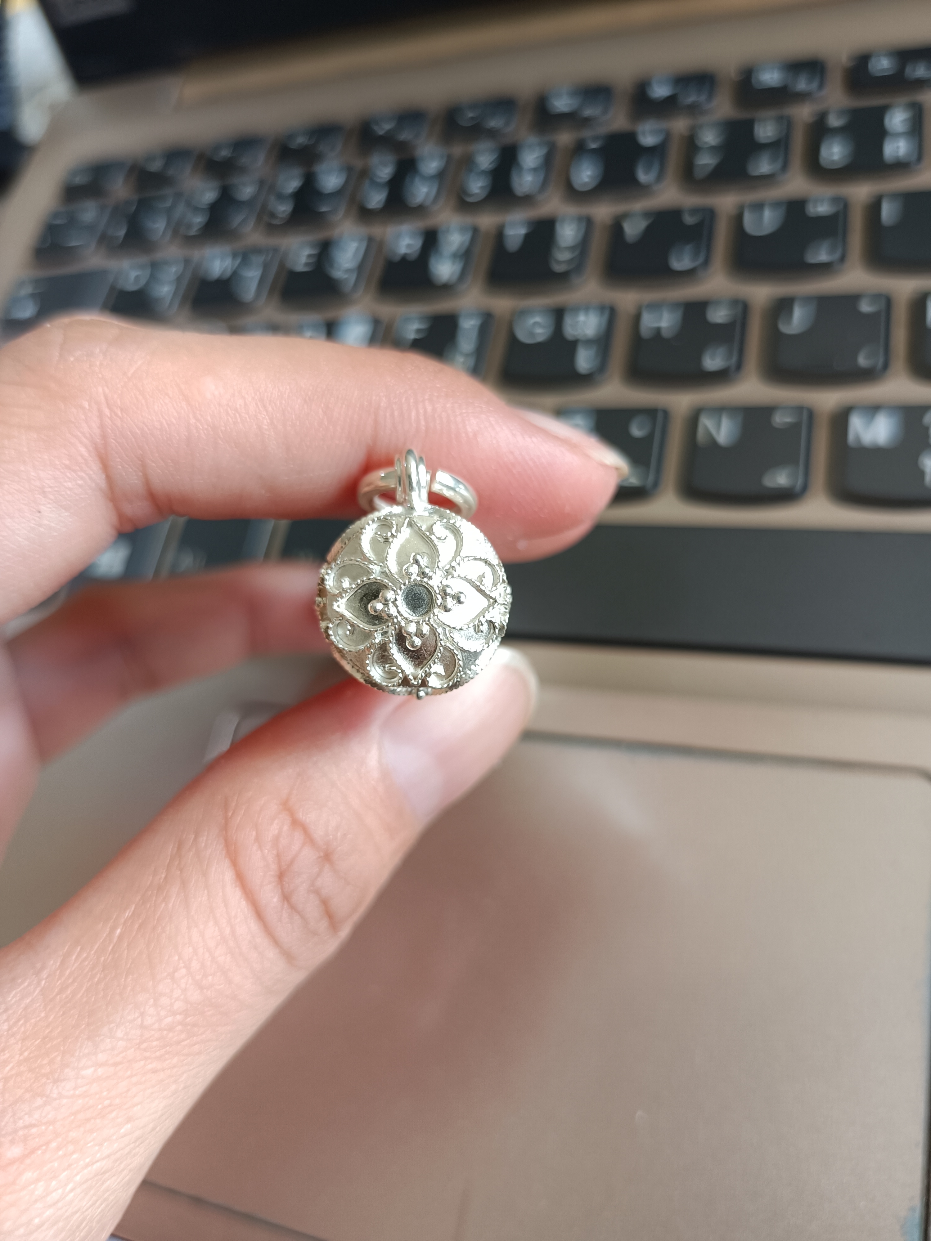 ตะกรุดมหาสะท้อน รุ่น 5 วัดท่าขนุน (เลี่ยมเงิน)