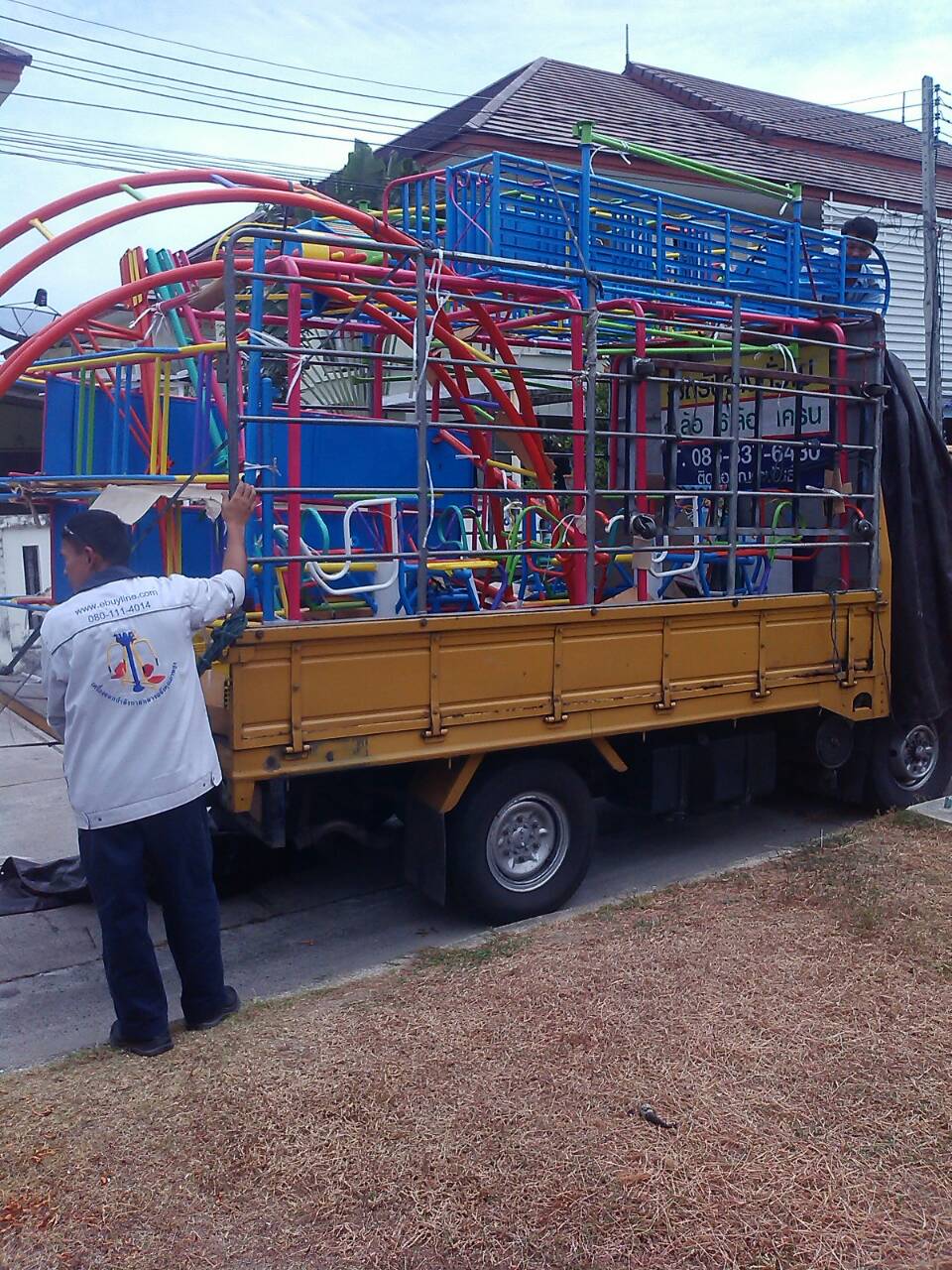 เครื่องออกกำลังกายกลางแจ้งสาธุประดิษฐ์