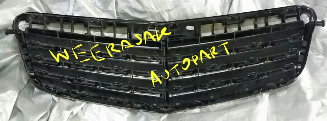 W212 facelift หน้ากระจัง (RADIATOR GRILLE SHELL) A212 880 05 83