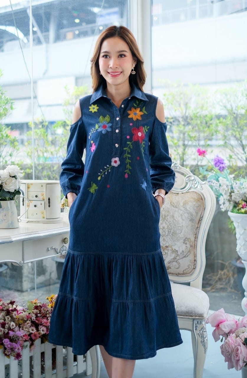 เดรสยีนส์ #8263 ชุดยีนส์ปักลายสวยหรู ผ้ายีนส์เนื้อนิ่ม ใส่สบายแบบสวยใส่ได้หลายโอกาส
