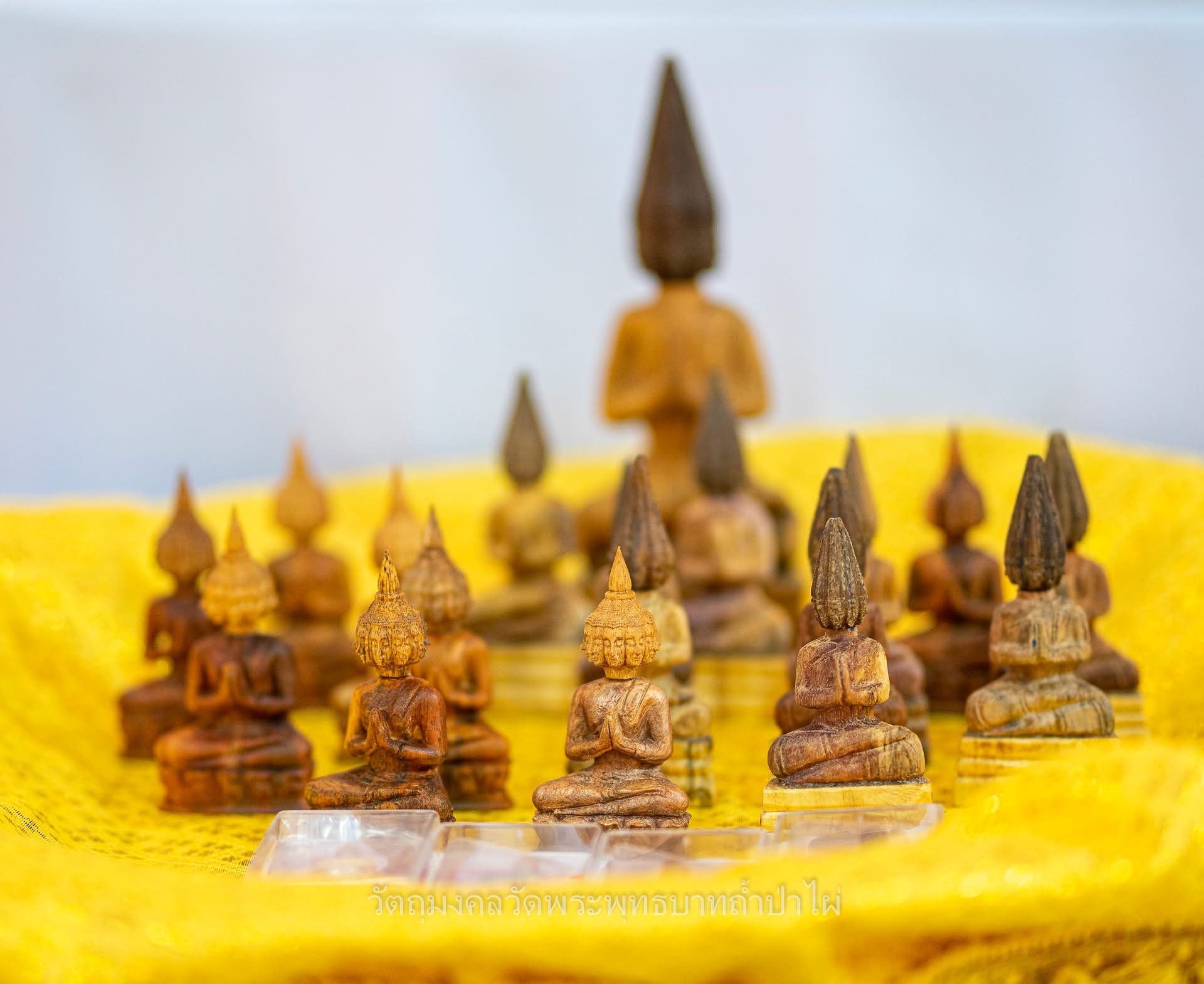 ดวงแก้วมนทกานต์ (แก้วเหลือง) พิธีฝ่าวิกฤติ เลื่อนยศ ยกฐานะ