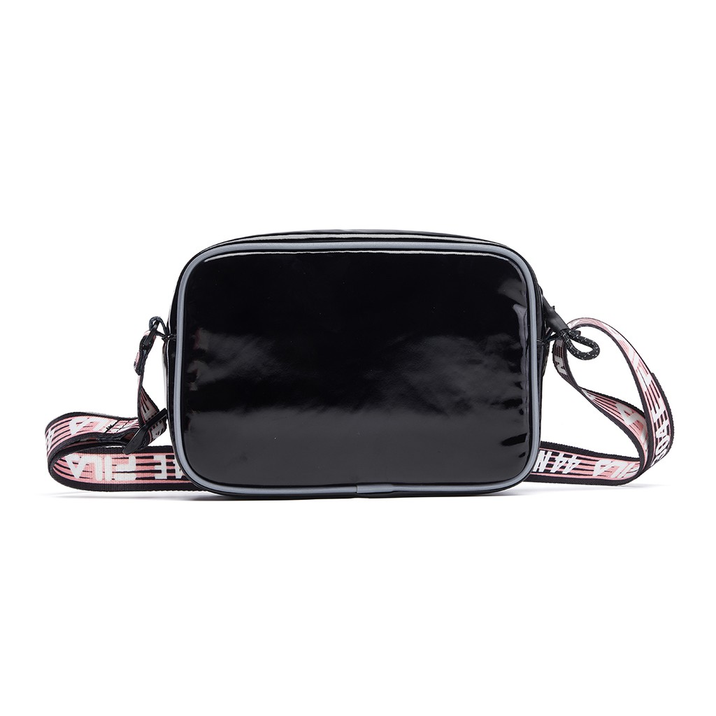 กระเป๋าสะพายข้าง Fila Fusion รุ่น Square Sling Bag ของใหม่ ของแท้ พร้อมส่งจากไทย กระเป๋าสะพาย กระเป๋าใส่มือถือ กระ