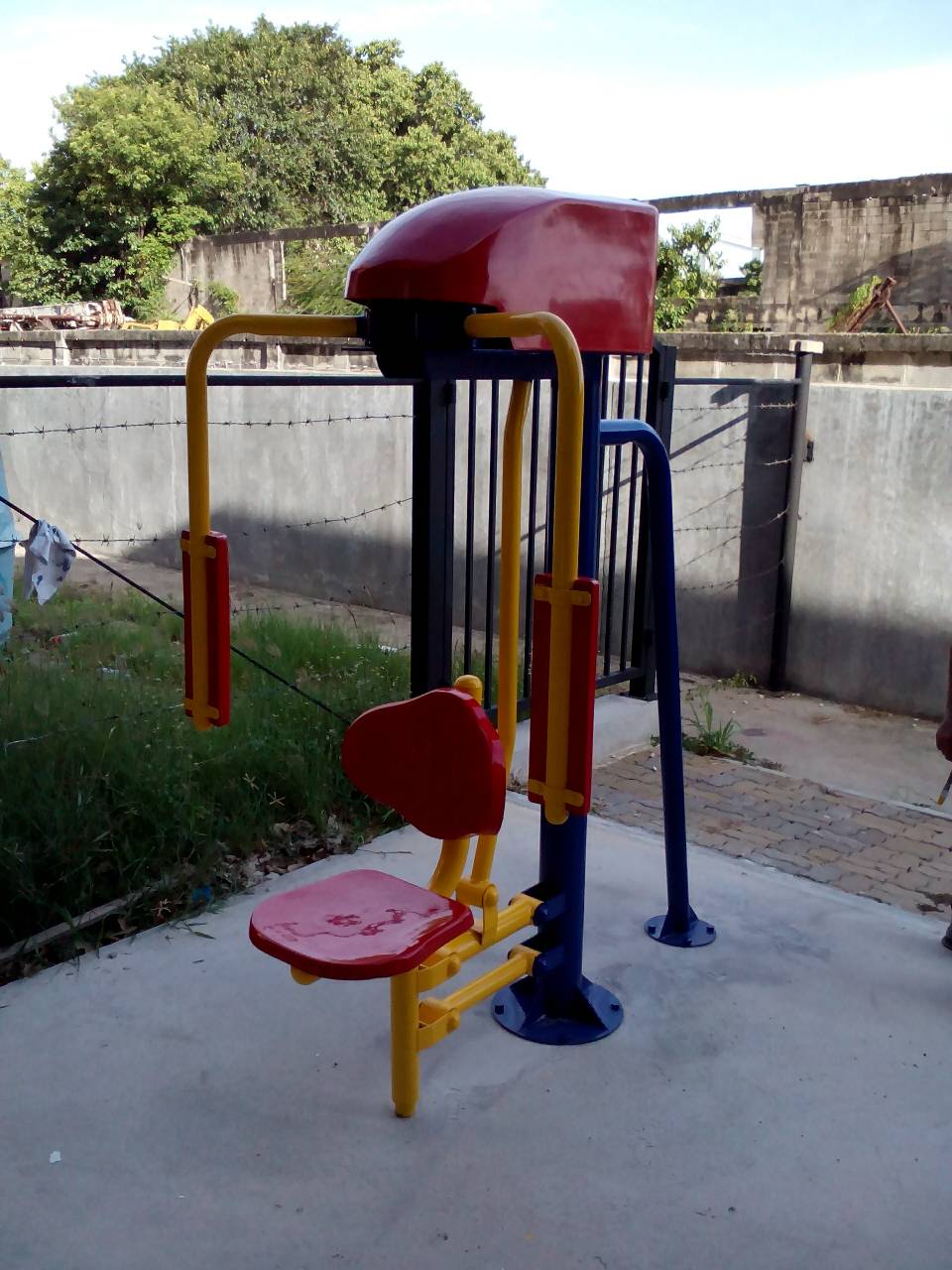 รหัส OUL ผลงานติดตั้ง (มหาวิทยาลัยกรุงเทพวิทยาลัยเขตรังสิต จ.ปทุมธานี) เครื่องออกกำลังกายกลางแจ้ง