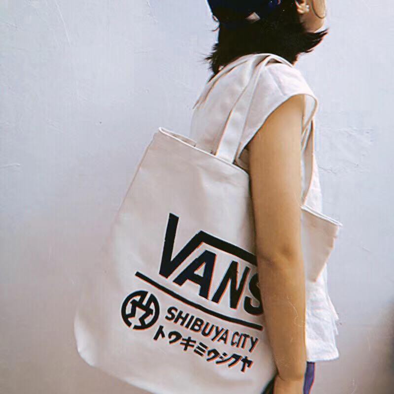 กระเป๋าผ้าสะพายข้าง Vans - Shibuya Tote Bag รุ่นพิเศษจากญี่ปุ่น ของใหม่ ของแท้ พร้อมส่ง