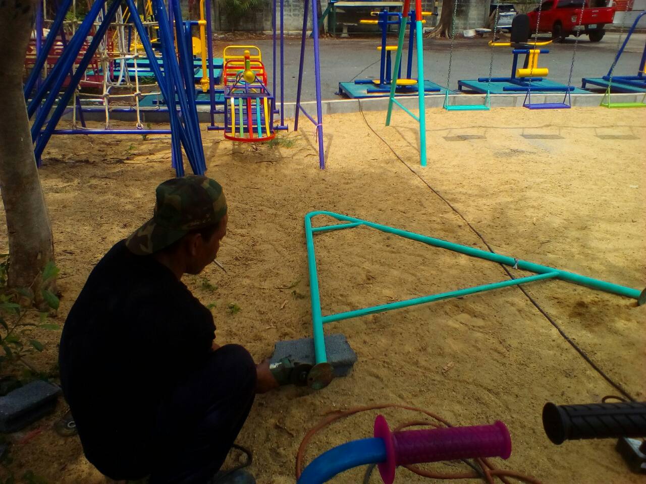 เครื่องออกกำลังกายกลางแจ้งปากเกร็ด