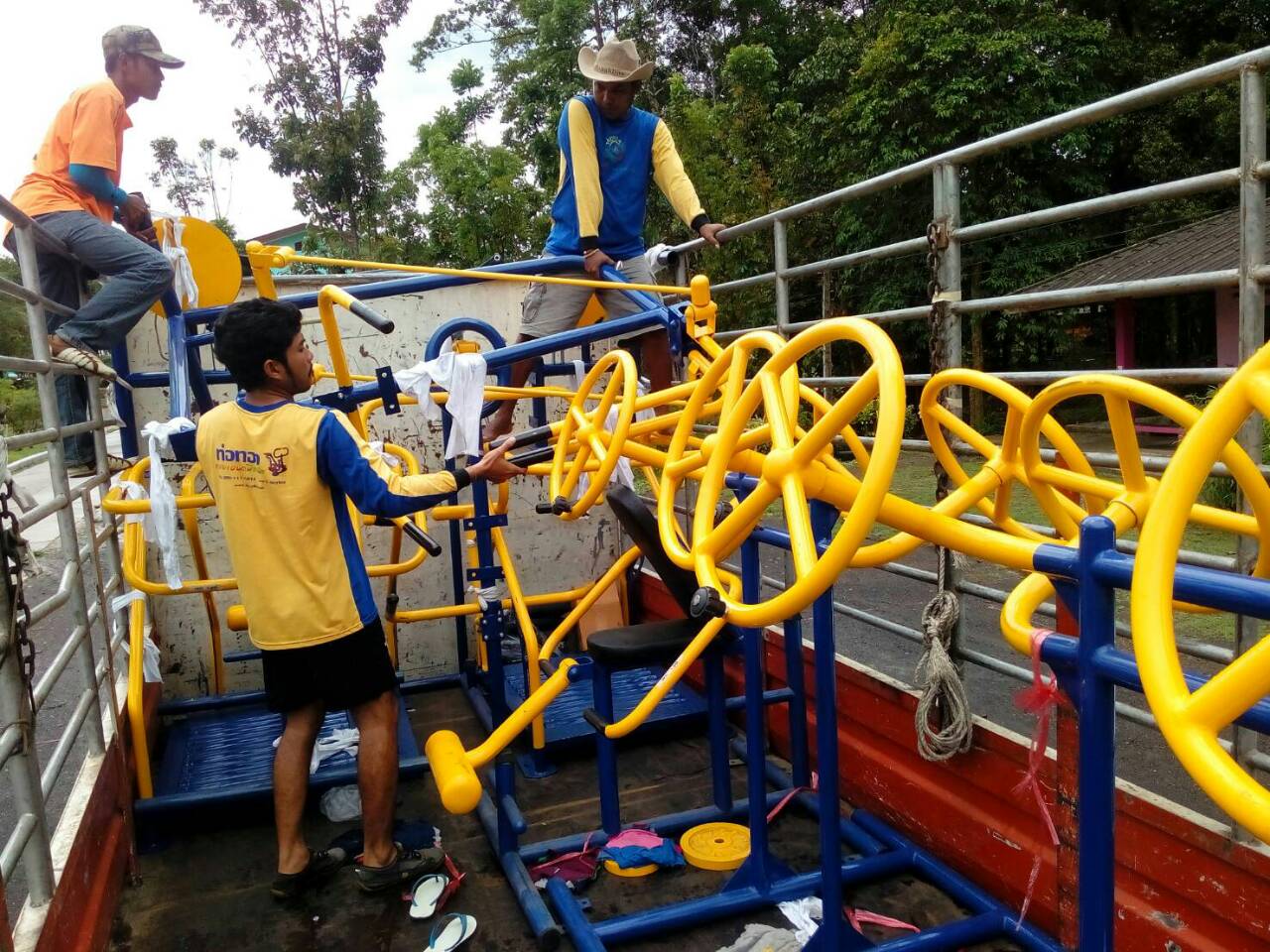 รหัส SM ผลงานติดตั้ง (บ้านหนองหมอ อ.ห้วยยอด จ.ตรัง) เครื่องออกกำลังกายกลางแจ้ง