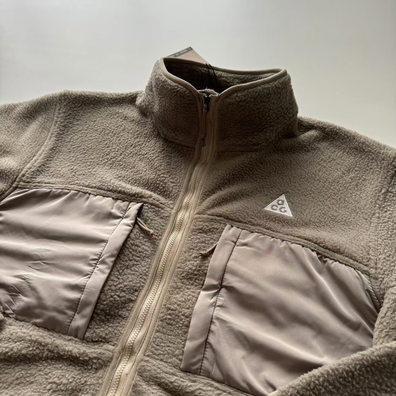 เสื้อกันหนาวขนแกะ Nike ACG Arctic Wolf Full Zip Top ของใหม่ ของแท้ พร้อมส่ง เสื้อกันหนาวขนนุ่ม