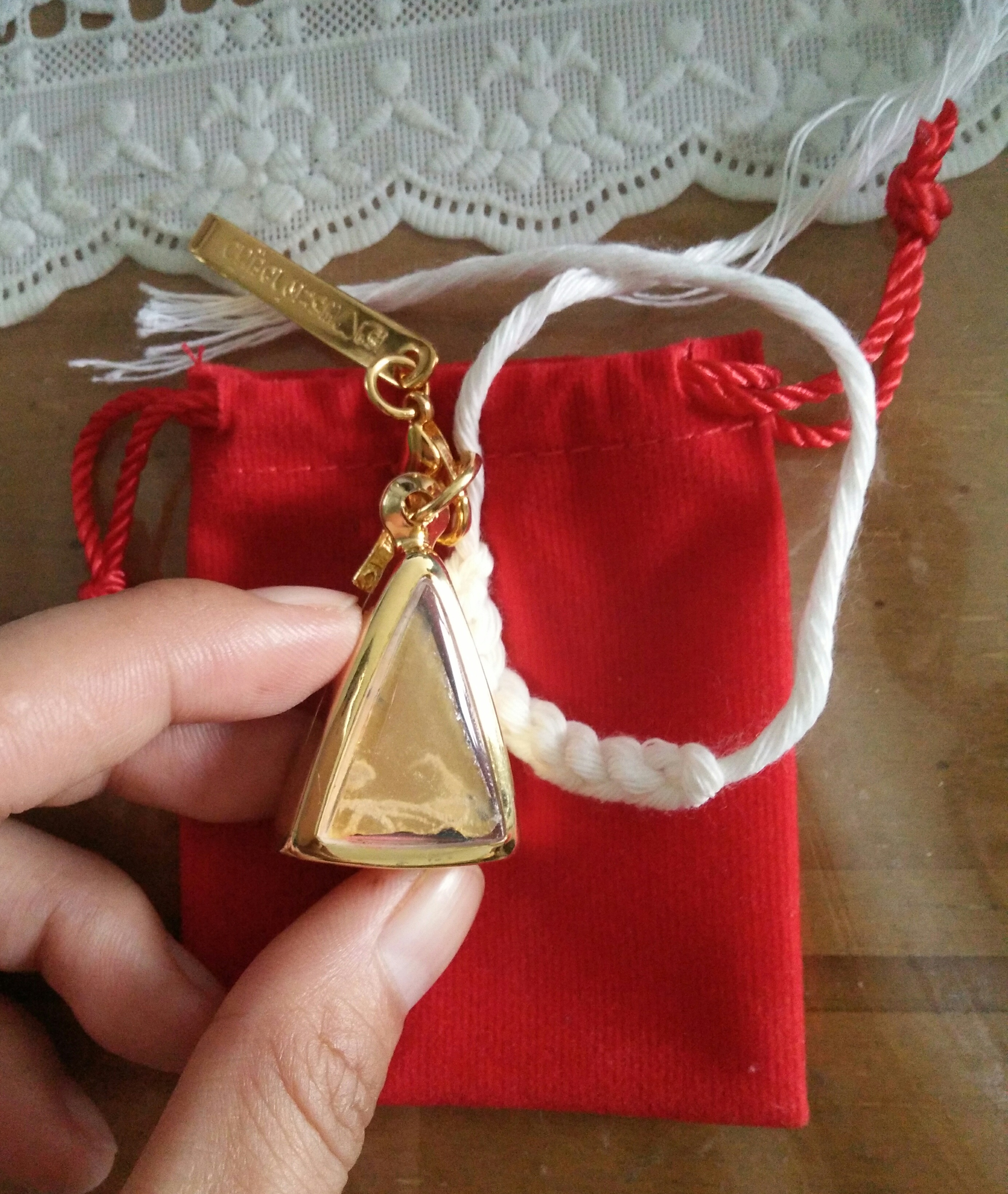 แผ่นกระจกทองคำ 24 k ประดับองค์พระหลวงพ่อโต กระเบื้องอิตาลี ปี 2525 วัดอินทรวิหาร