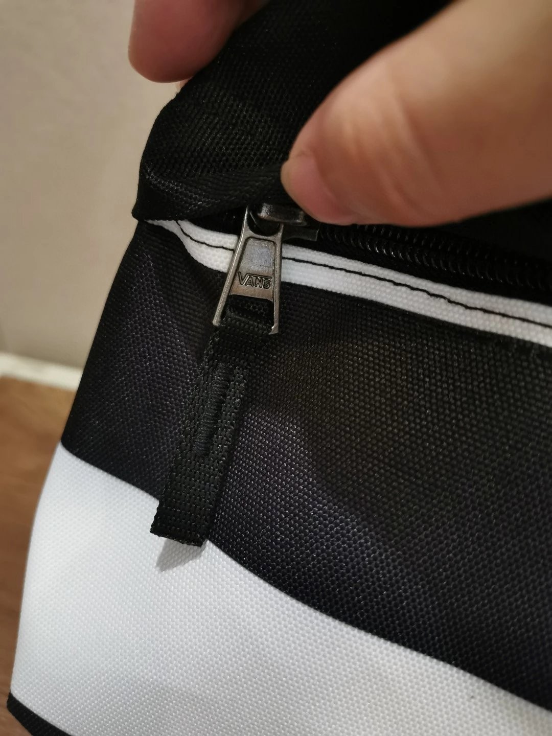 กระเป๋าเป้ Vans x Peanuts Realm Backpack Snoopy ของแท้ พร้อมส่ง จากไทย