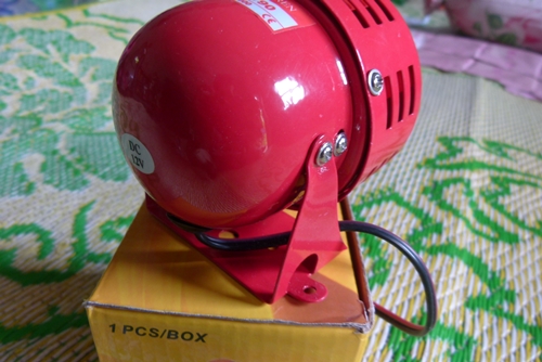 ไซเรนเตือนภัย 570 บาท.-