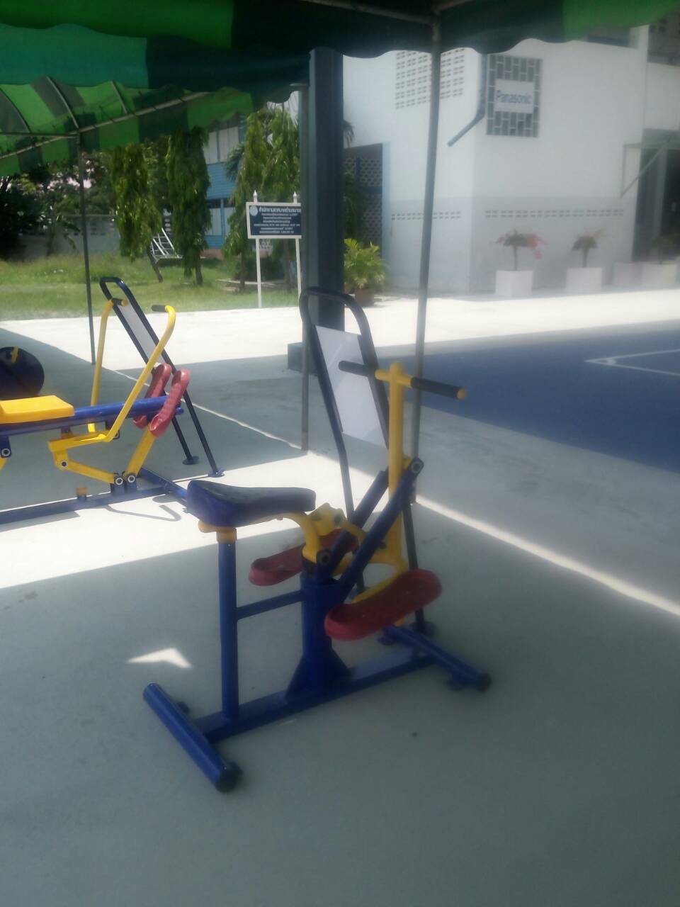 รหัส SM ผลงานติดตั้ง (โรงเรียนชุมชนวัดราษฎร์บำรุง ต.บางปู อ.เมือง จ.สมุทรปราการ) เครื่องออกกำลังกายกลางแจ้ง