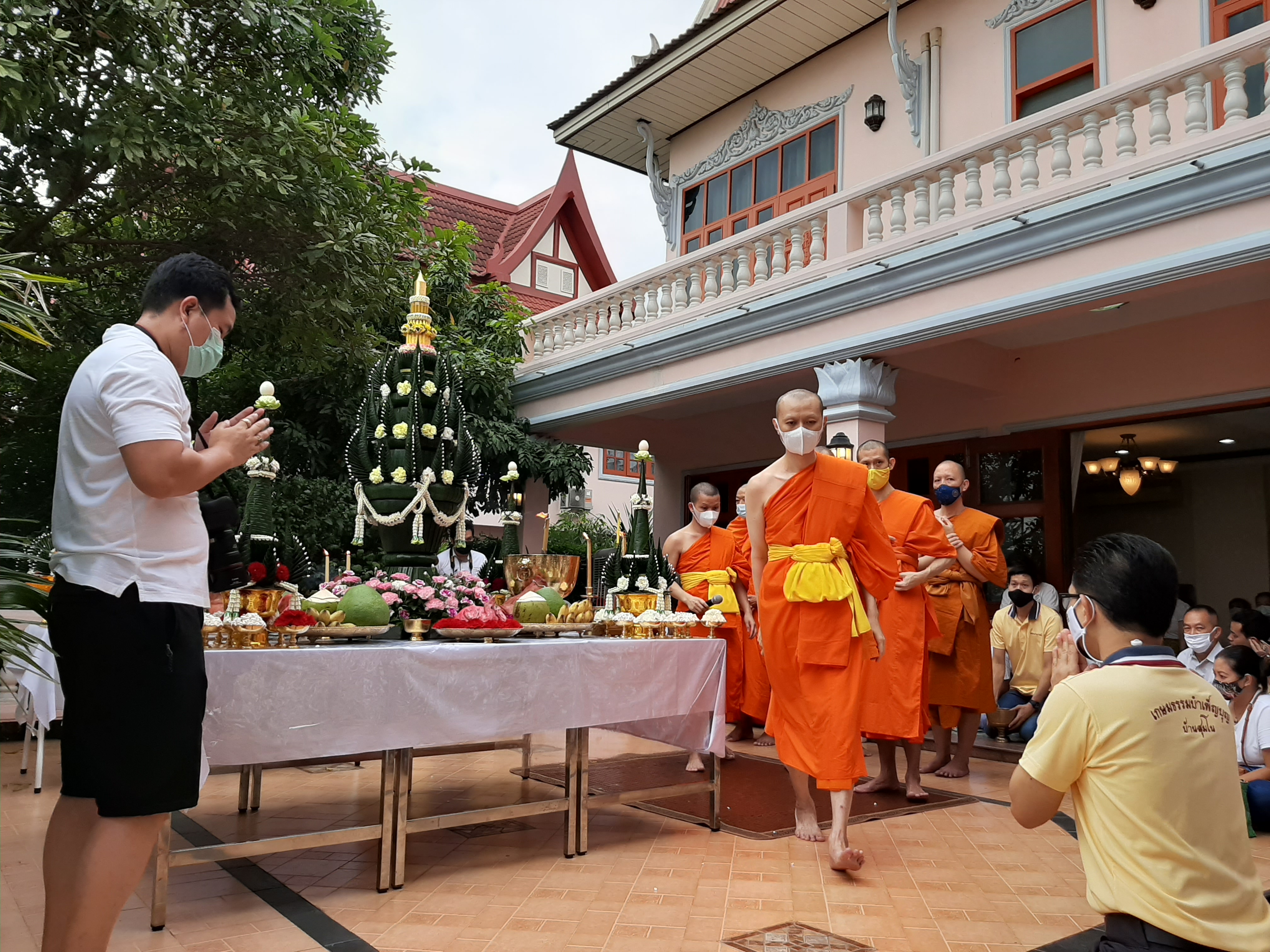 แผ่นป้ายไม้ พระแม่กวนอิม (เสกล่าสุดวาระพิธีแม่กวนอิมออกบวช) ลพ.เอ บ้านสุมโน