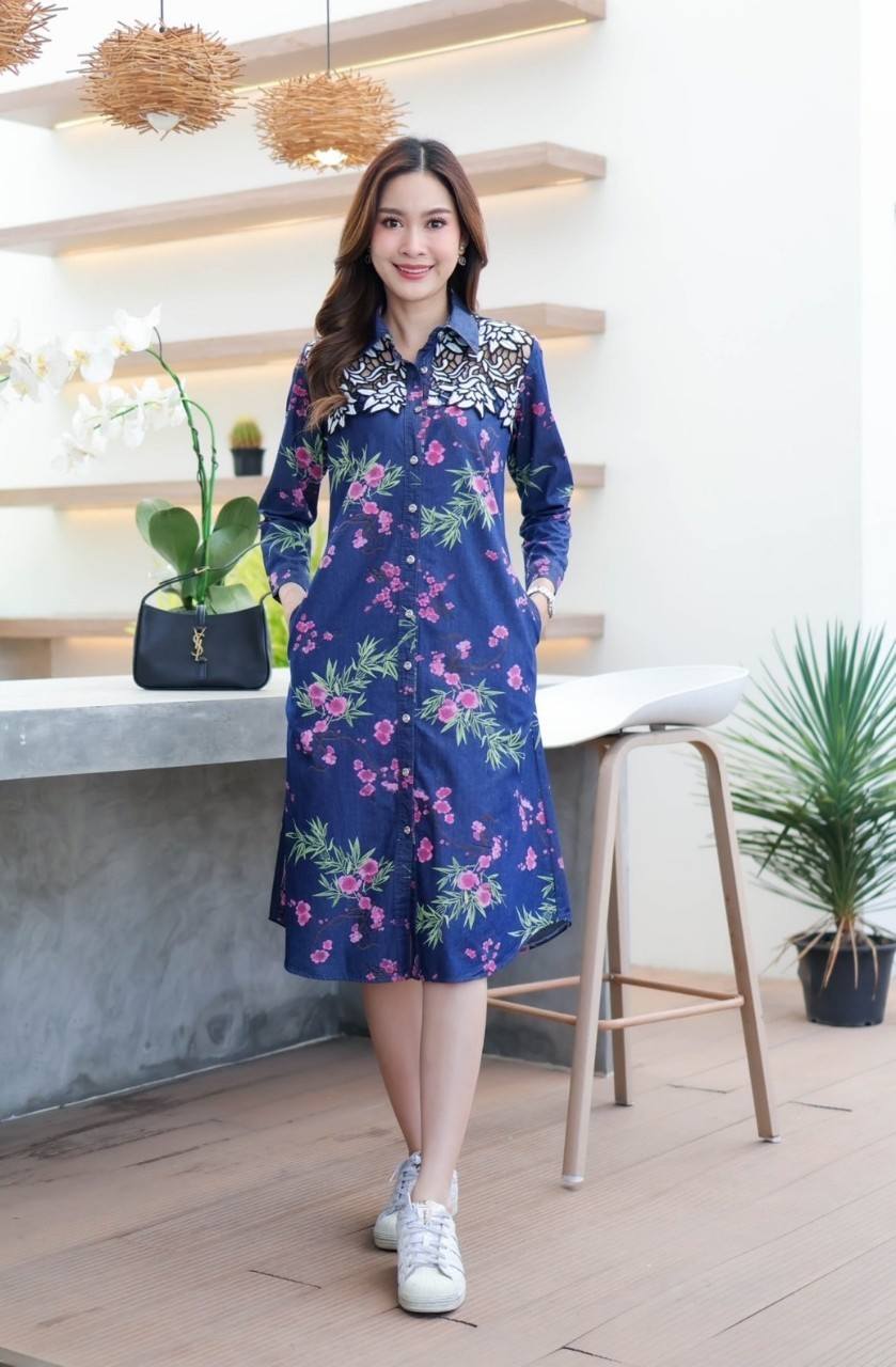 ชุดยีนส์ #8836-3 เดรสยีนส์พิมพ์ลายดอกไม้แต่งงานฉลุสวยหรูด้านหน้า ผ้ายีนส์แท้เนื้อนิ่ม ใส่สบาย แบบสวยใส่ได้หลายโอกาส