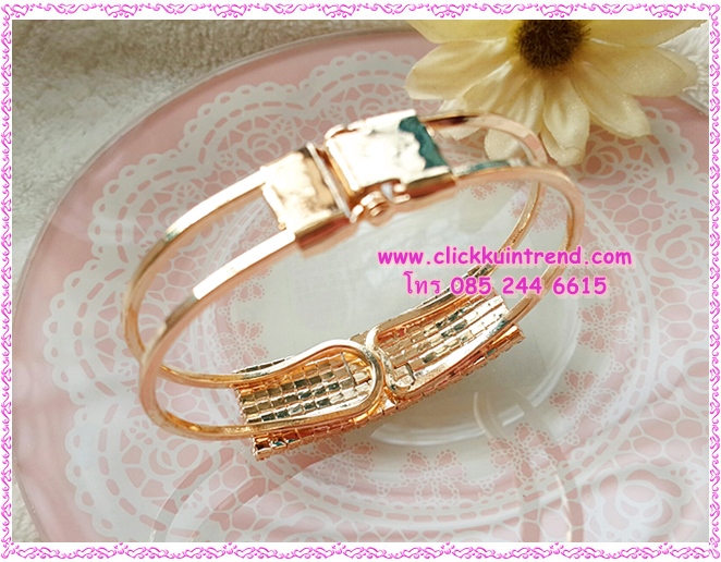 กำไลข้อมือ แฟชั่น สไตล์เกาหลี แบบข้อพับง้างออก ด้านหน้าเป็นแผงคริสตัล