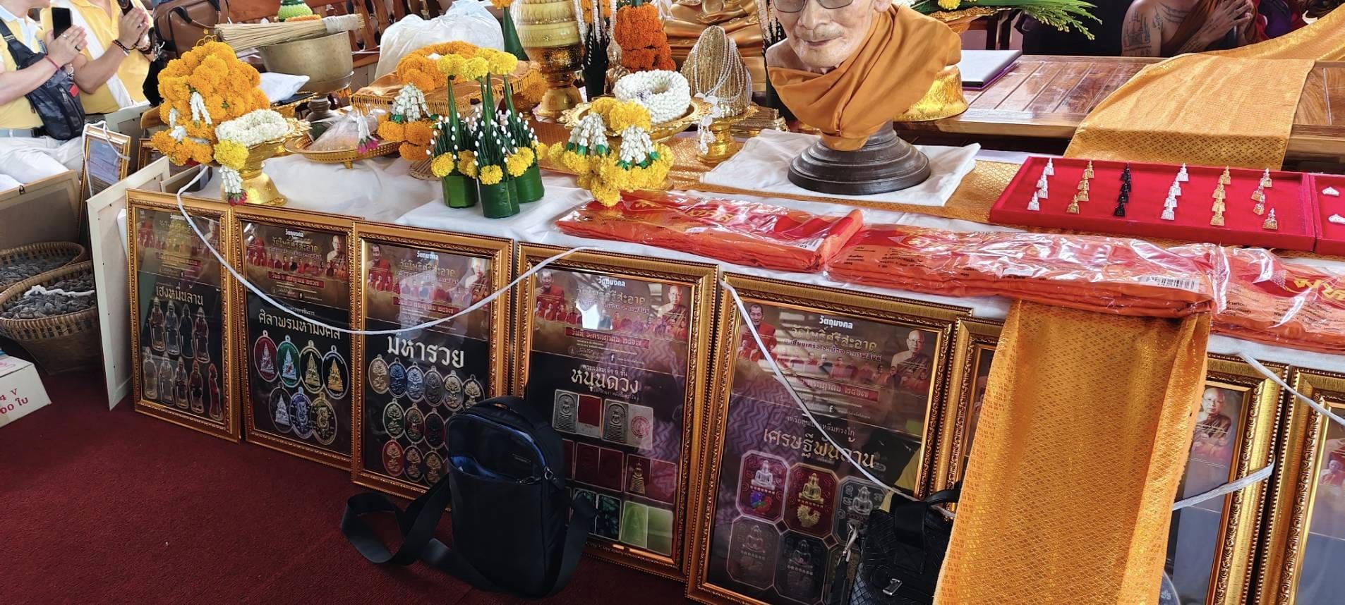 ยกลัง พระผงสมเด็จ 9 ชั้น รุ่น หนุนดวง ลป.หนุน ลป.ศิลา พอจ.สุริยันต์ พอจ.ต้อม พุทธาภิเษก