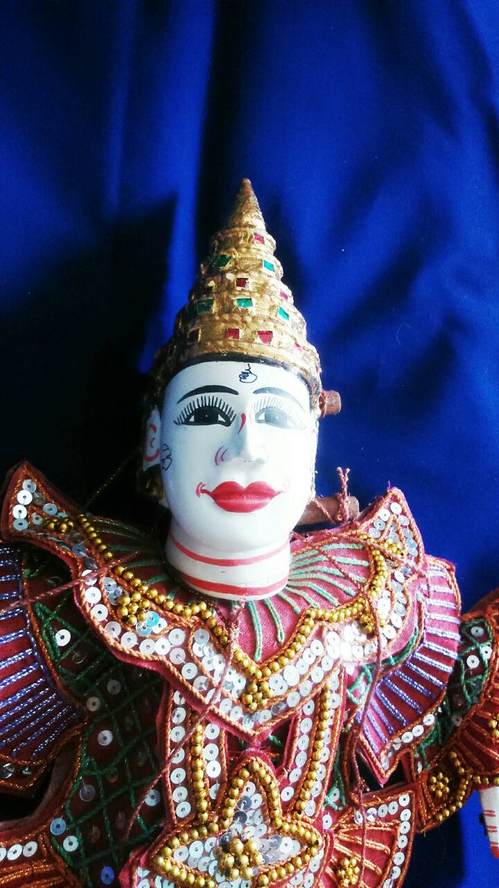 หุ่นพยนต์ หลวงปู่แก่น วัดเขื่อนท่าทุ่งนาประชาสรรค์ ปี 58