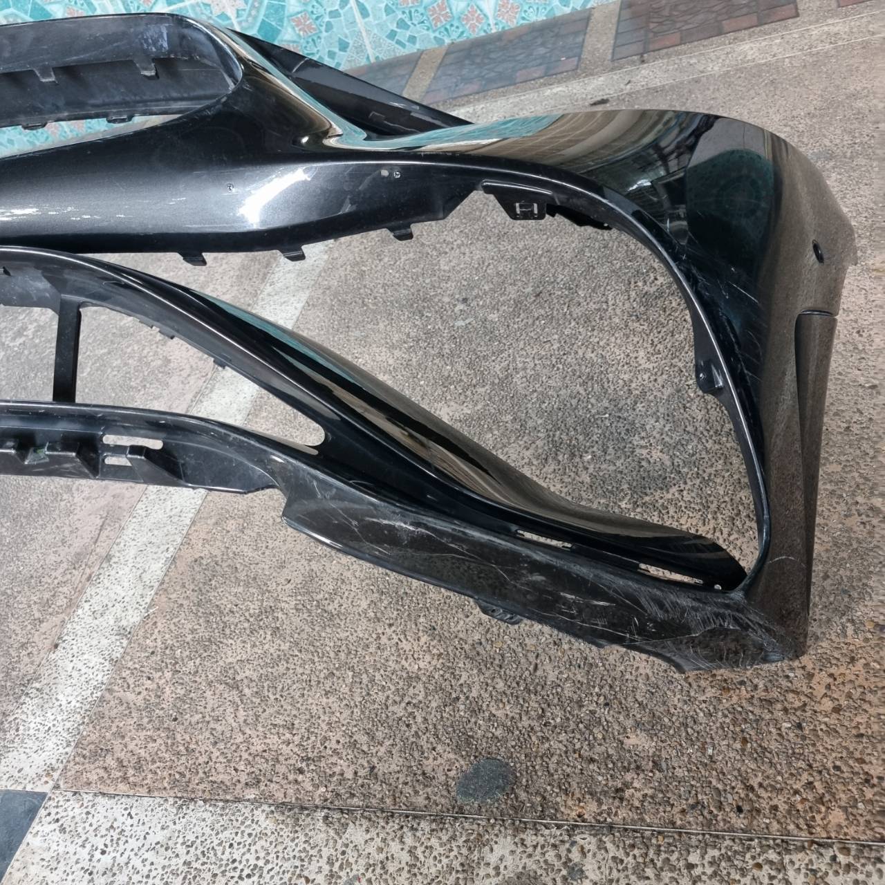 กันชนหน้า Mercedes Benz CLS A 257 885 88 03 ขายตามสภาพครับ