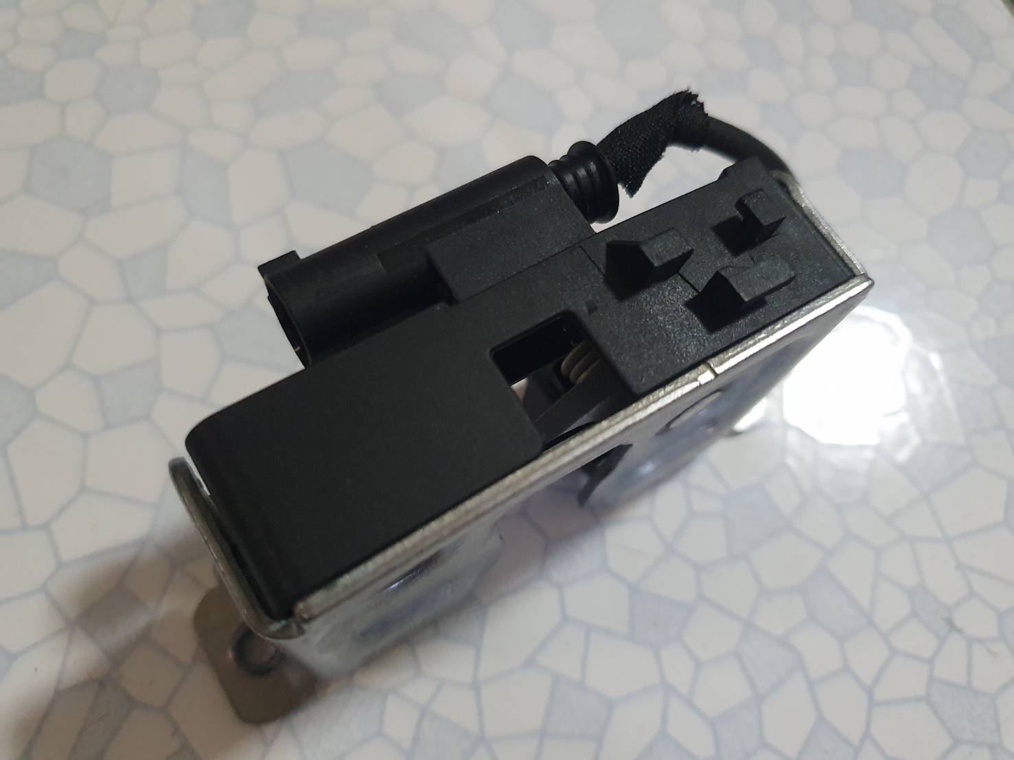 ตัวล็อคฝากระโปรงหน้า BMW Front Hood Latch 5123-7 115 229 อะไหล่แท้