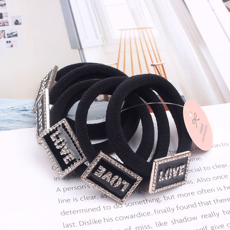ยางรัดผม สีดำแบบผ้ายืด ติดหัวพลาสติดประดับเพชร LOVE งานสไตล์เกาหลี ขายส่ง เซต 10 ชิ้น