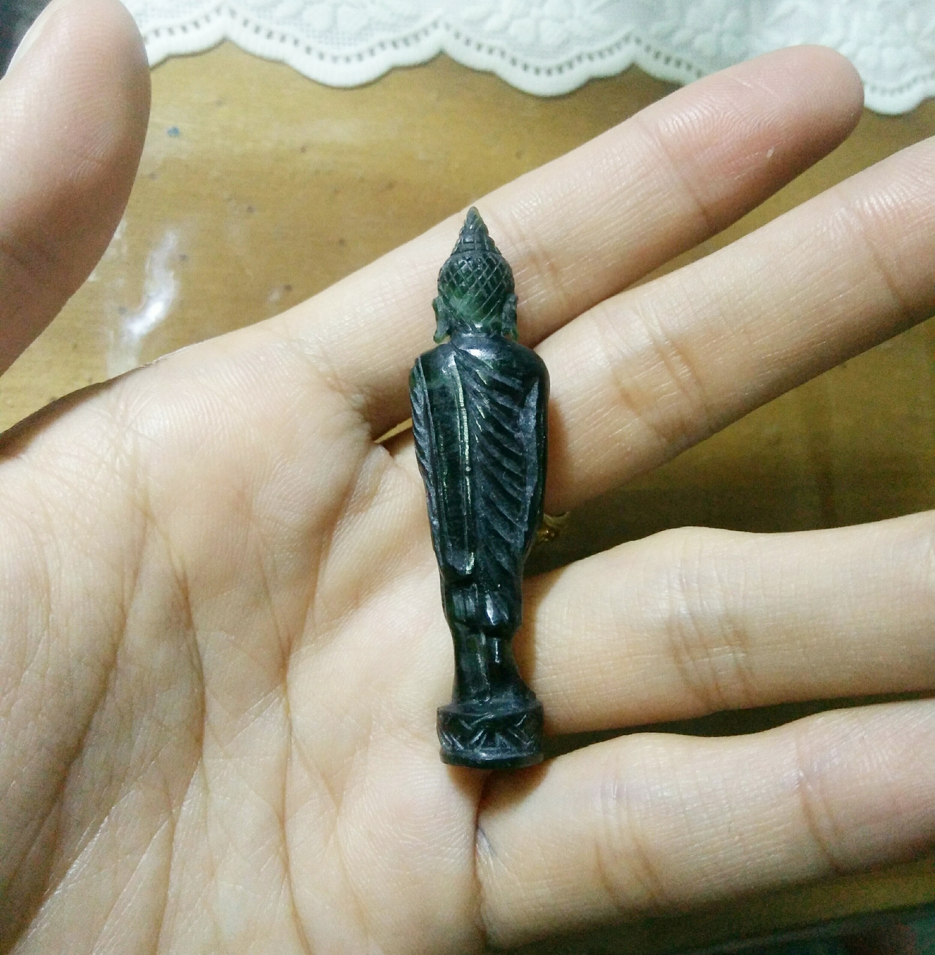 สมเด็จพระพุทธกัสสปสัมมาสัมพุทธเจ้าปางลีลาประทานพร ลพ.เล็ก วัดท่าขนุน แกะจากหินเขียวแม่น้ำโขง