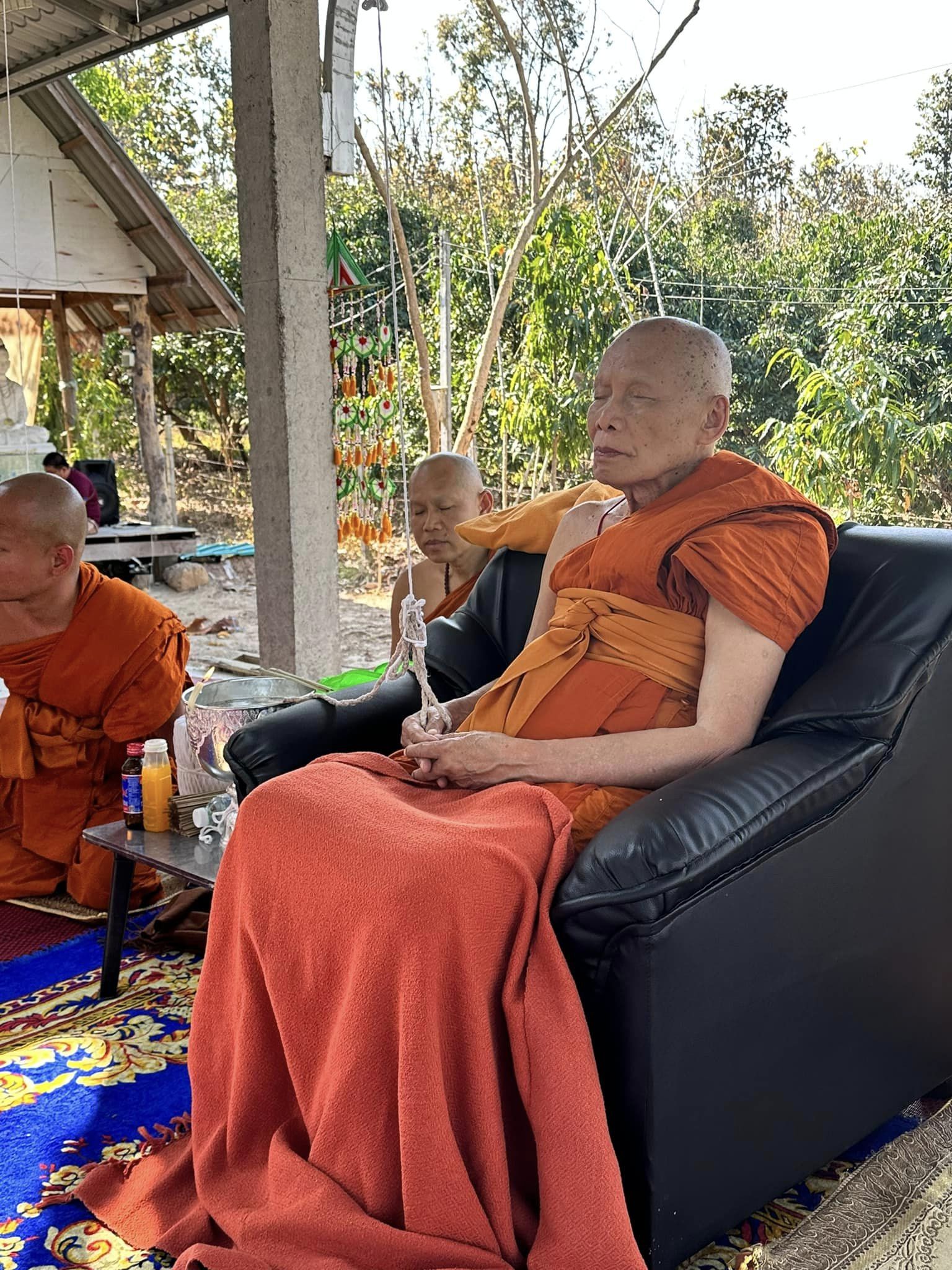 หนุมาน รุ่น โชคดี (ก้นจาร) เสกหลายวาระ โดย ครูบากฤษดา หลวงพ่อเล็ก ฯลฯ