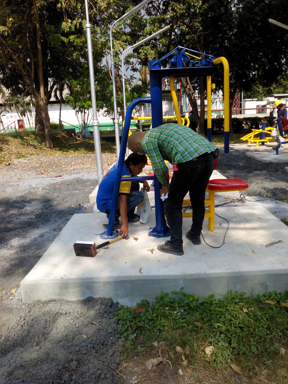 เครื่องออกกำลังกายกลางแจ้งดาวคะนอง