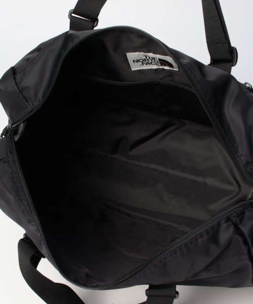 กระเป๋าสะพายข้าง The North Face Light Duffel Bag ของใหม่ ของแท้ พร้อมส่ง