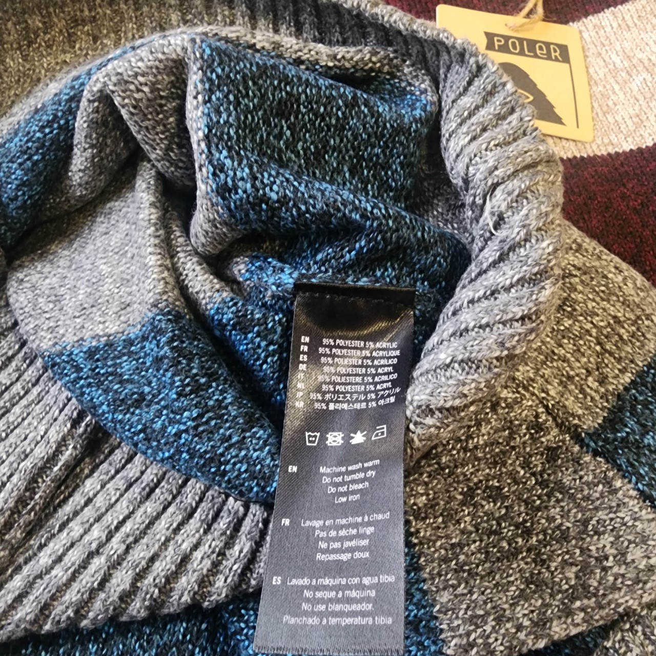 เสื้อกันหนาวไหมพรม Poler Walnut Sweater ของใหม่ ของแท้ พร้อมส่ง เสื้อกันหนาวขนนุ่ม