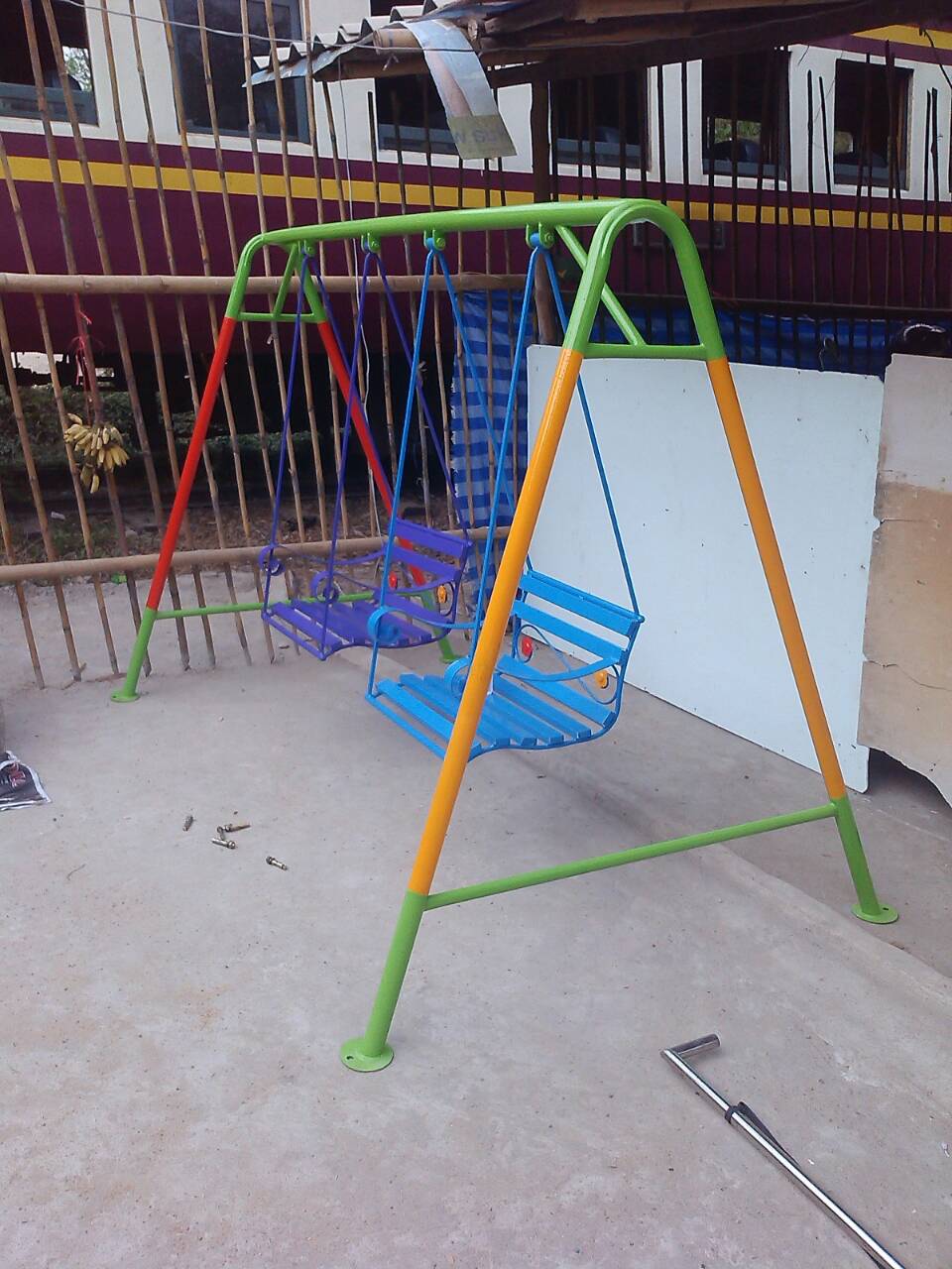 รหัส PG ผลงานติดตั้ง (ตลาด อ.ต.ก.จตุจักร กทม.) เครื่องออกกำลังกายเด็ก