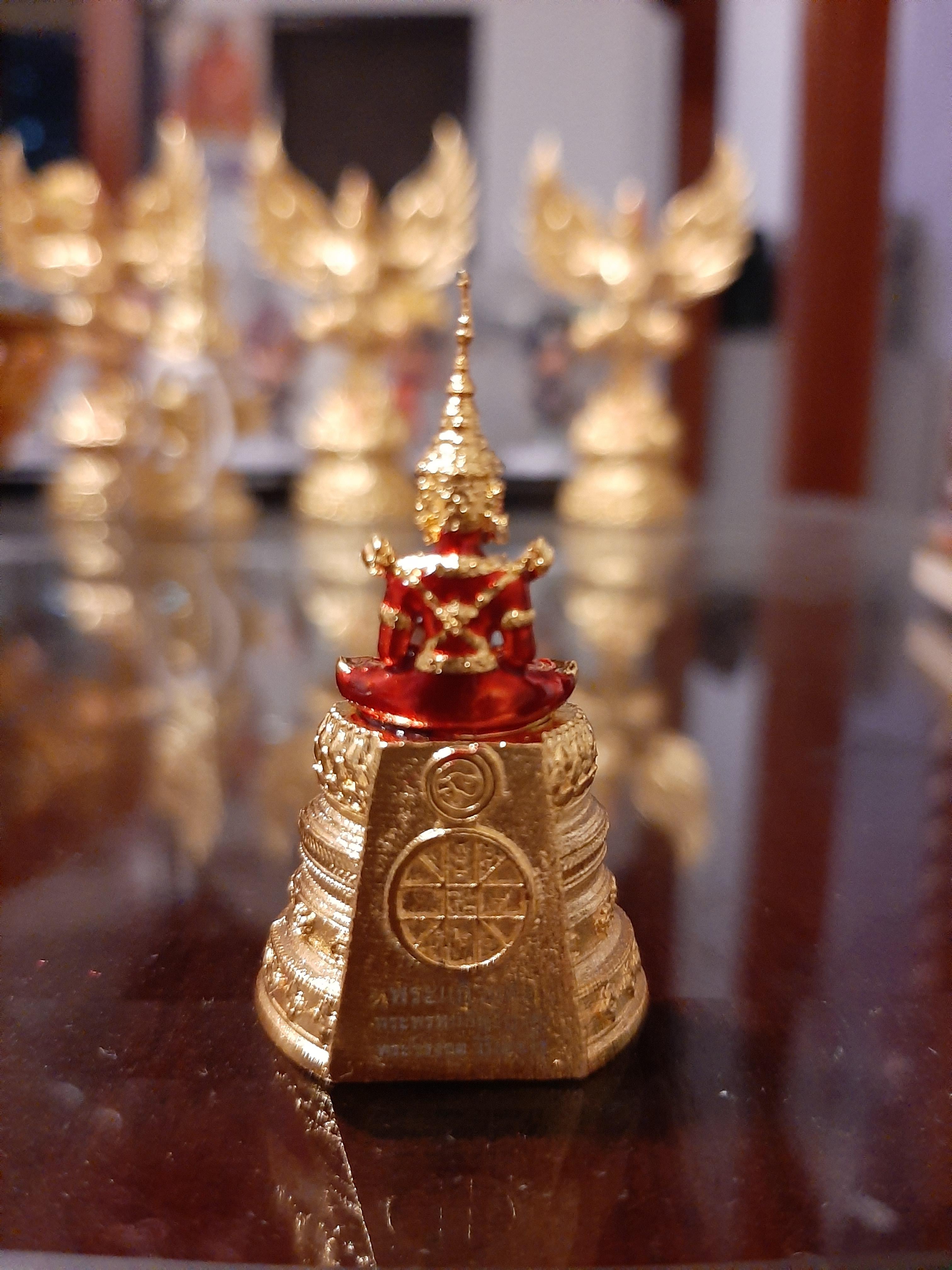 พระแก้วแดง (ชุบทองลงยาแดง) หลวงตาม้า วัดถ้ำเมืองนะ