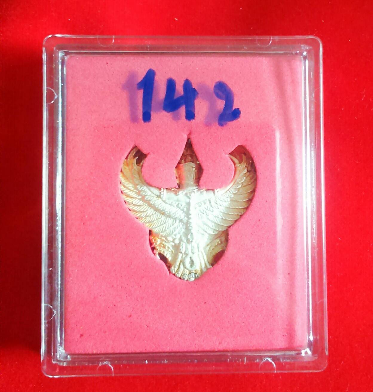 พญาครุฑเนื้อเงินลงยา (เจิมแดงและเสกซ้ำ) รุ่น ๙ หน้ามหาเศรษฐี ปี 53 No.๑๔๒