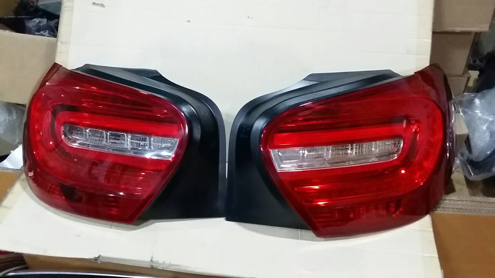 ไฟท้าย Benz W176