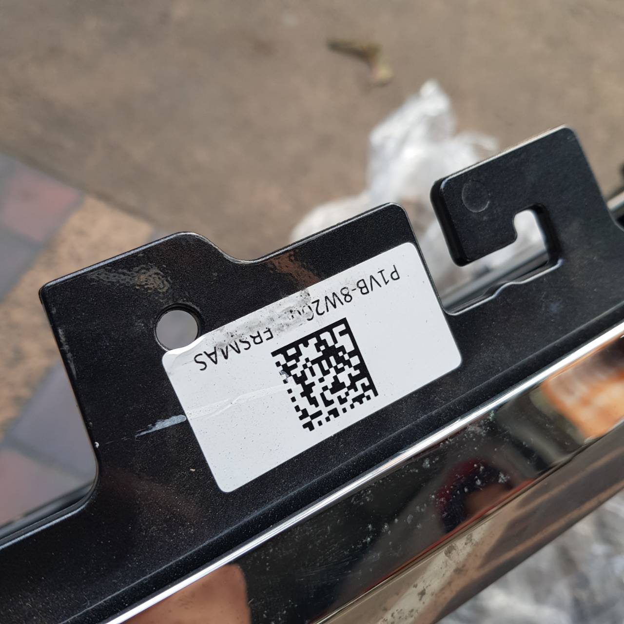 กระจังหน้า Ford Everest Next Gen ปี 2022 สีเงินโครเมียม รุ่นไม่มีกล้อง(มือสอง)