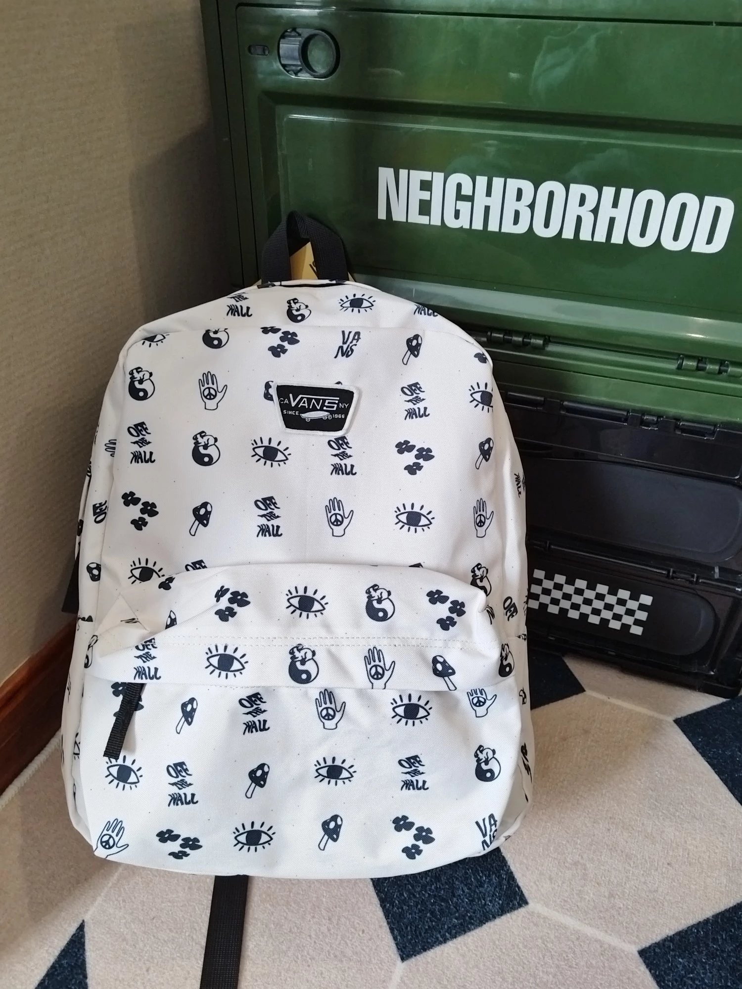 กระเป๋าเป้ Vans Realm White Canvas Backpackของแท้ พร้อมส่ง จากไทย