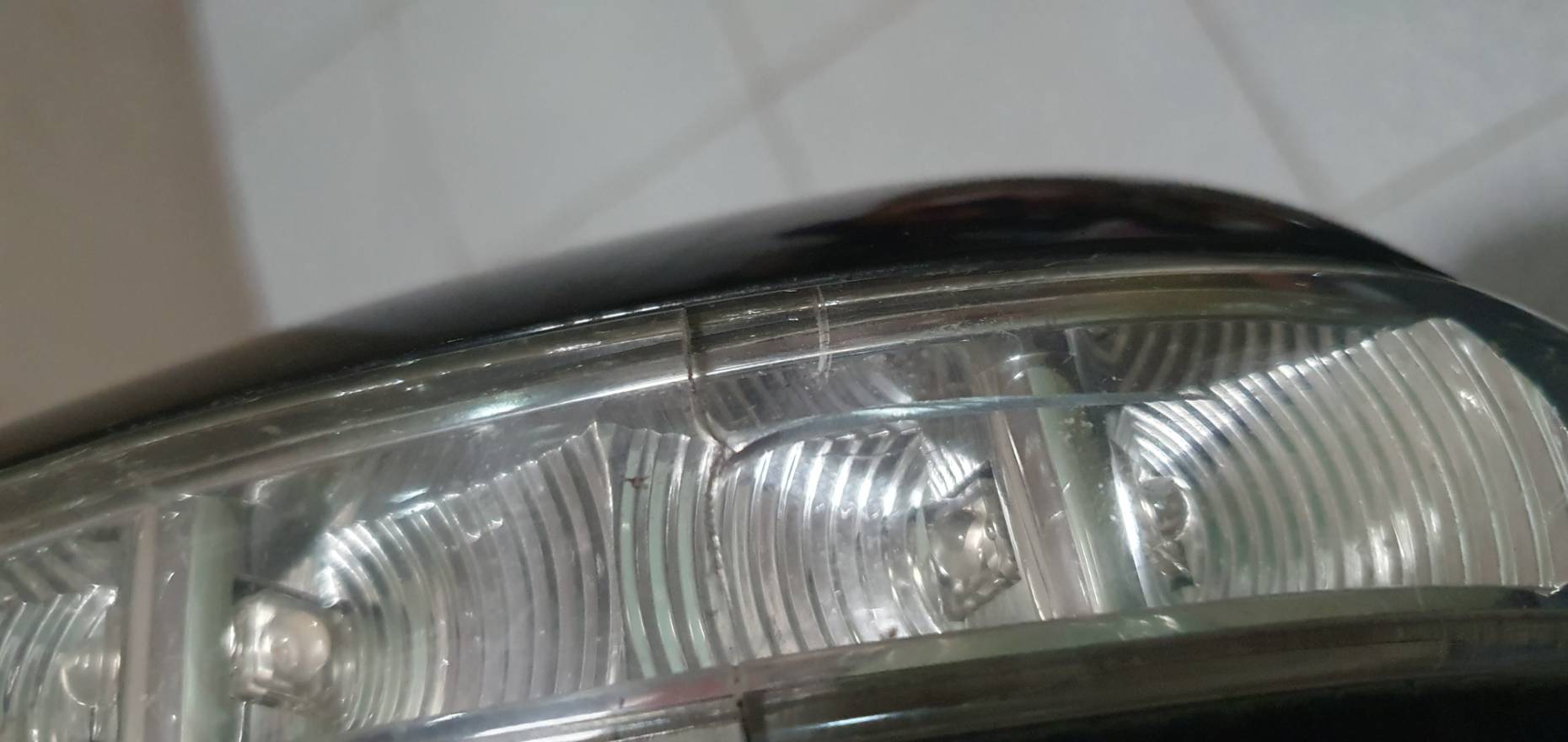 กระจกมองข้าง Benz W209 ข้างซ้าย สีดำ มือสอง เลนส์กระจกไม่แตก ไฟเลี้ยวแตก