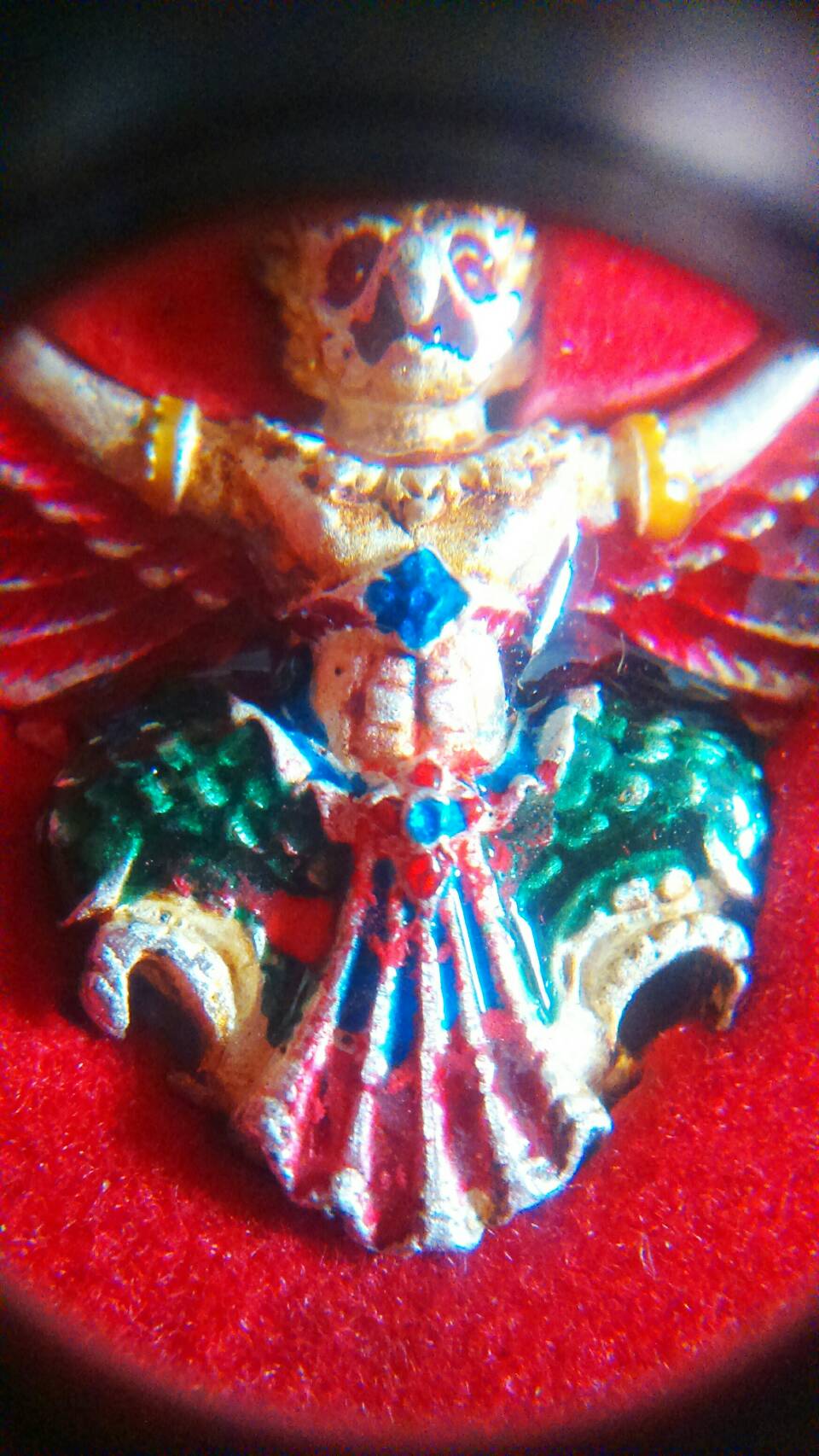 พญาครุฑเนื้อเงินลงยา (เจิมแดงและเสกซ้ำ) รุ่น ๙ หน้ามหาเศรษฐี ปี 53 No.๑๔๒