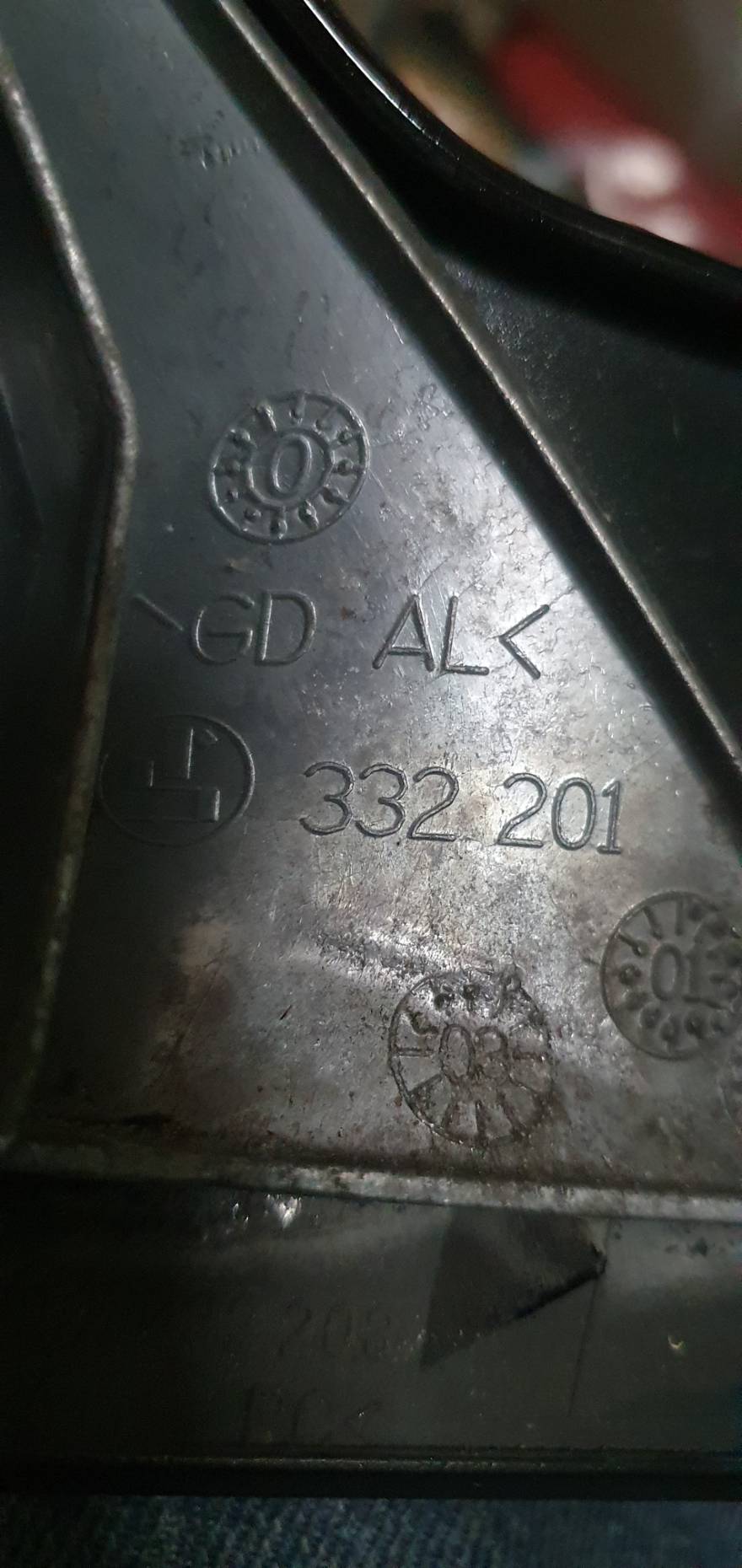 กระจกมองข้าง Benz W209 ข้างซ้าย สีดำ มือสอง เลนส์กระจกไม่แตก ไฟเลี้ยวแตก