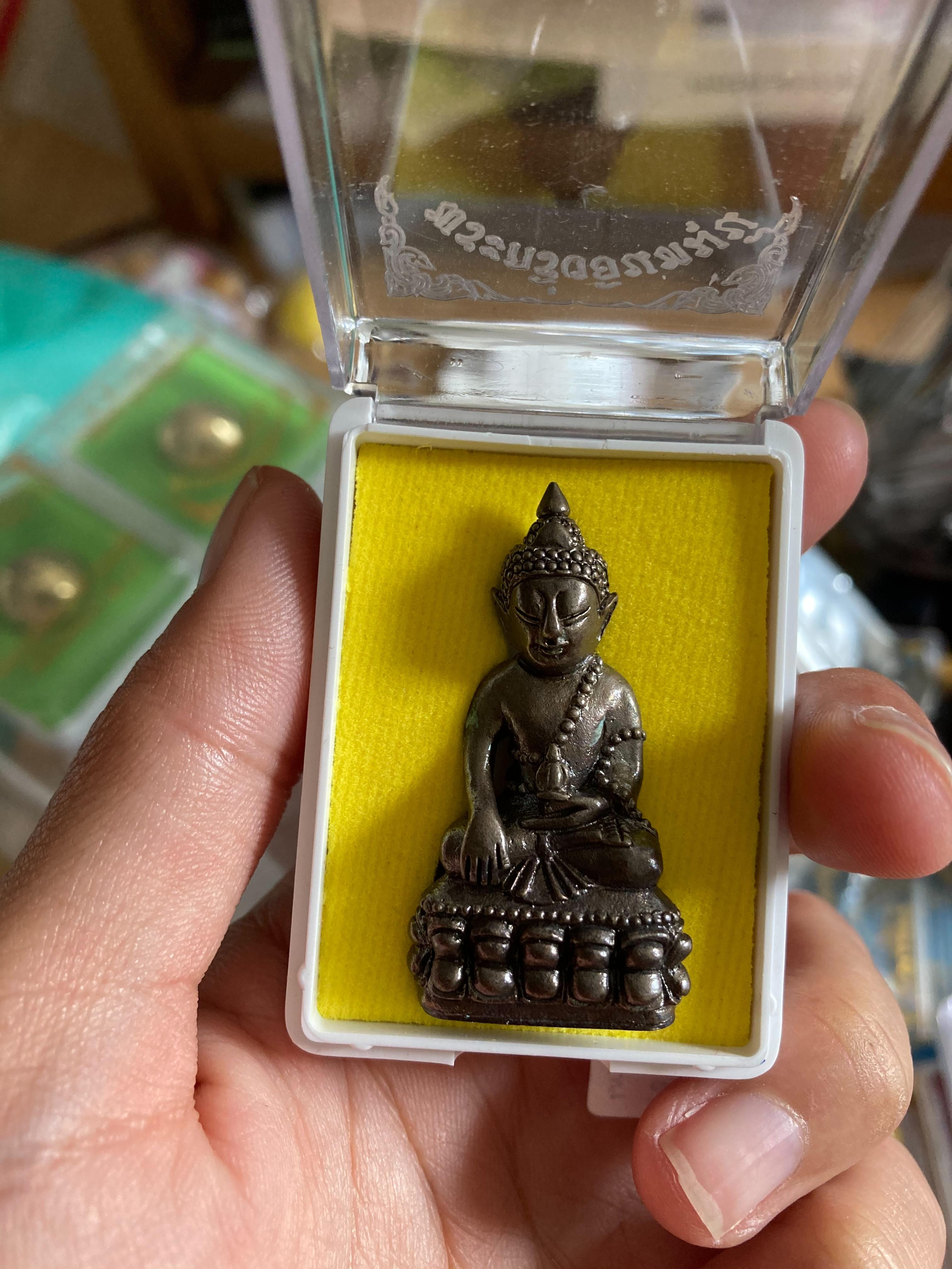 พระกริ่งอินทมุนี (เนื้อเหล็กน้ำพี้) วัดแม่แพะ เสกนับไม่ถ้วน (หลวงพ่อเล็ก ครูบากฤษดา ฯลฯ) ปี ๖๓