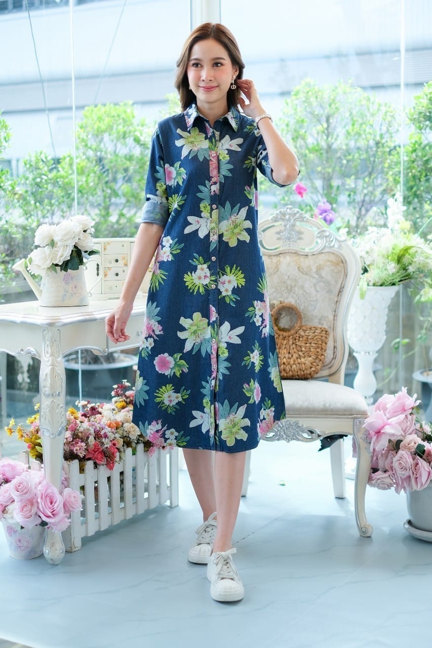 เดรสยีนส์ # 8368 (8501-1) ชุดยีนส์แบบสวยพิมพ์ลายดอกไม้สีสดใสสวยมาก ผ้ายีนส์เนื้อนิ่มไม่หนา ใส่สบาย สินค้าขายดี