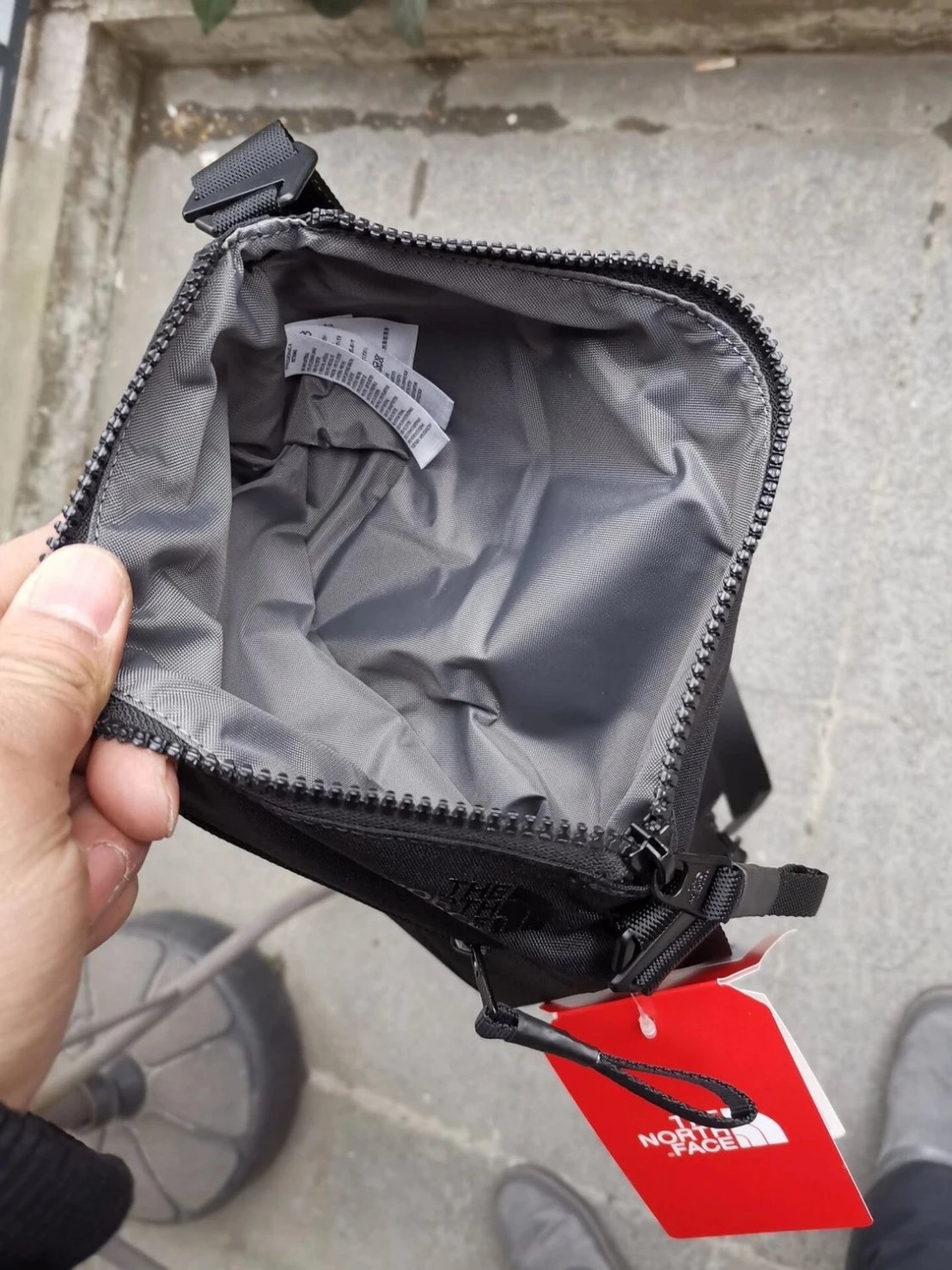 กระเป๋าสะพายข้าง The North Face Electra Tote Small ของใหม่ ของแท้ พร้อมส่งจากไทย