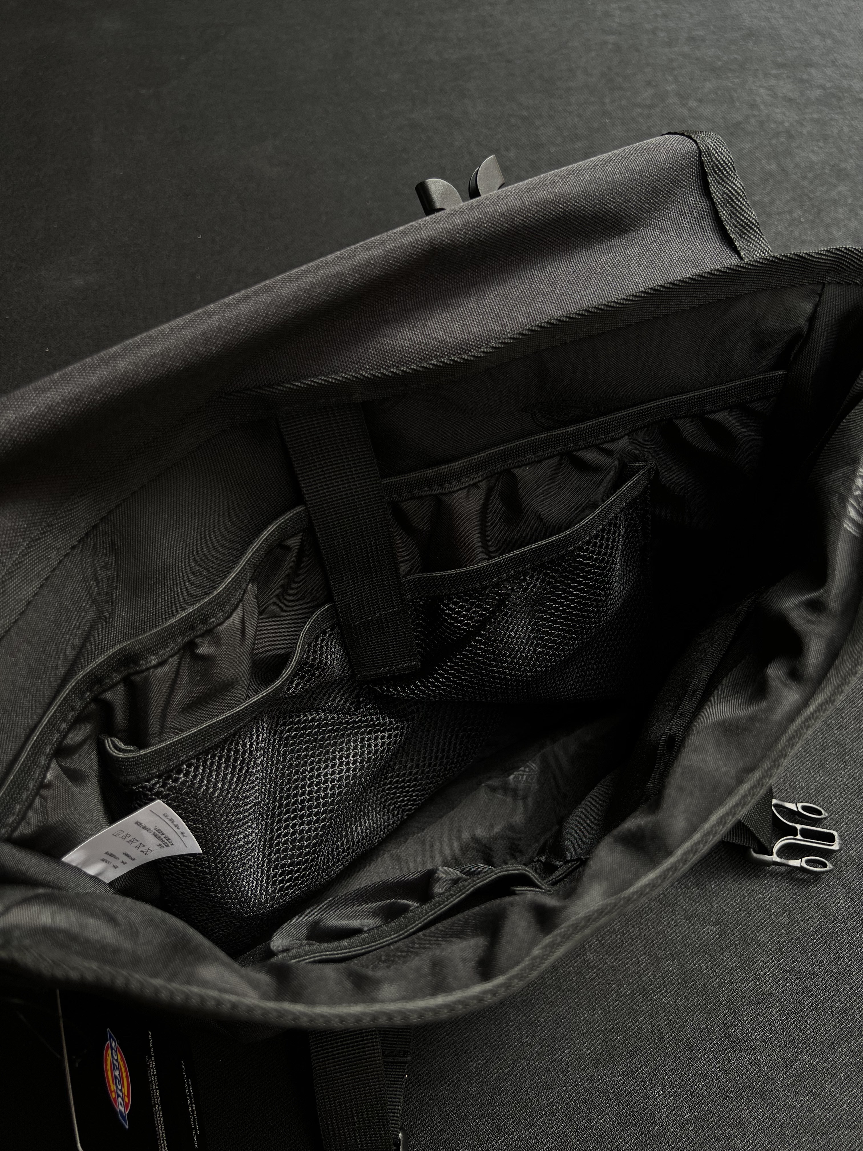 กระเป๋าสะพายข้าง Dickies Messenger Bag รุ่นพิเศษจากญี่ปุ่น ของใหม่ ของแท้ พร้อมส่ง